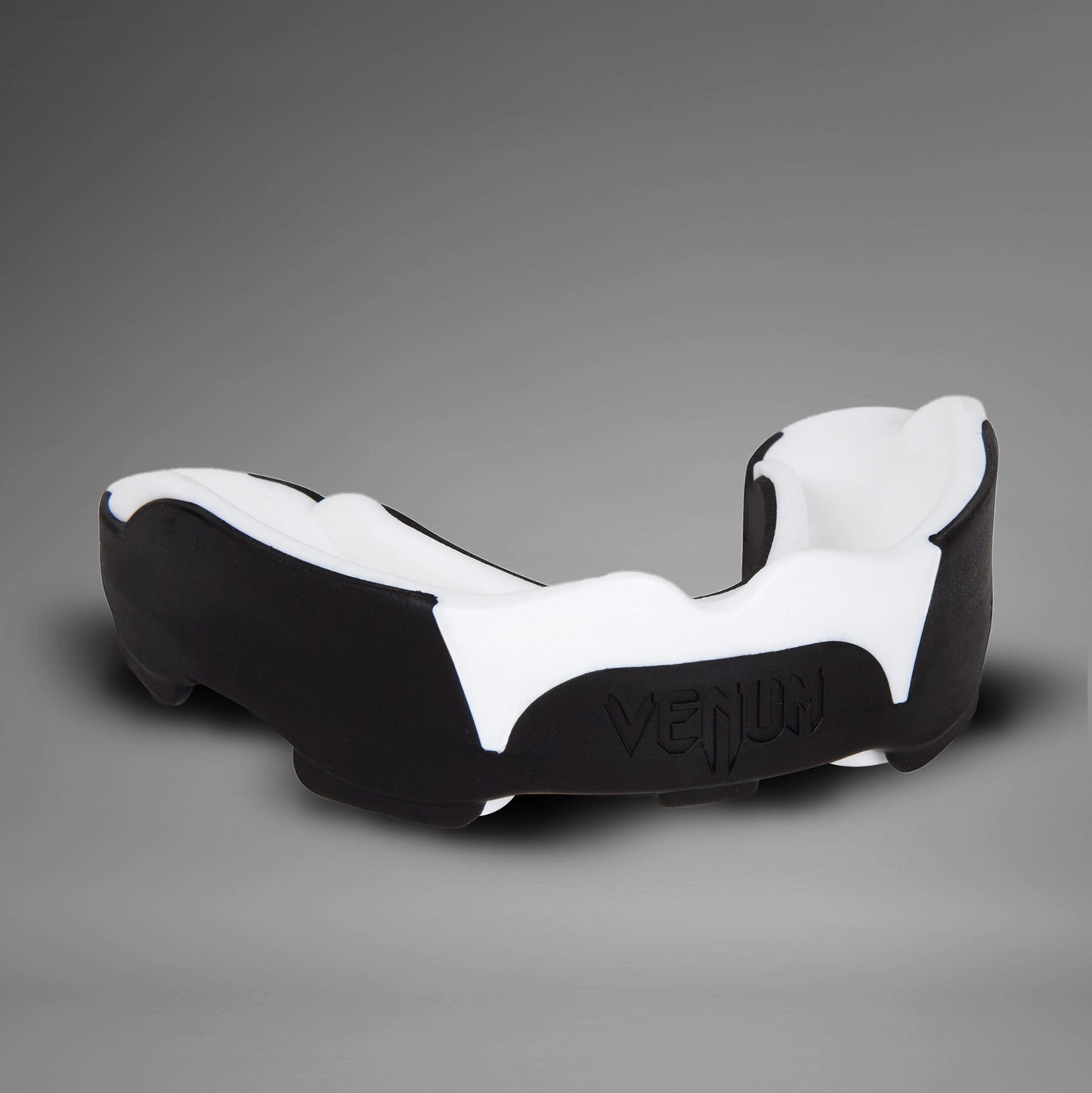 Venum Predator Mouthguard - Black/White