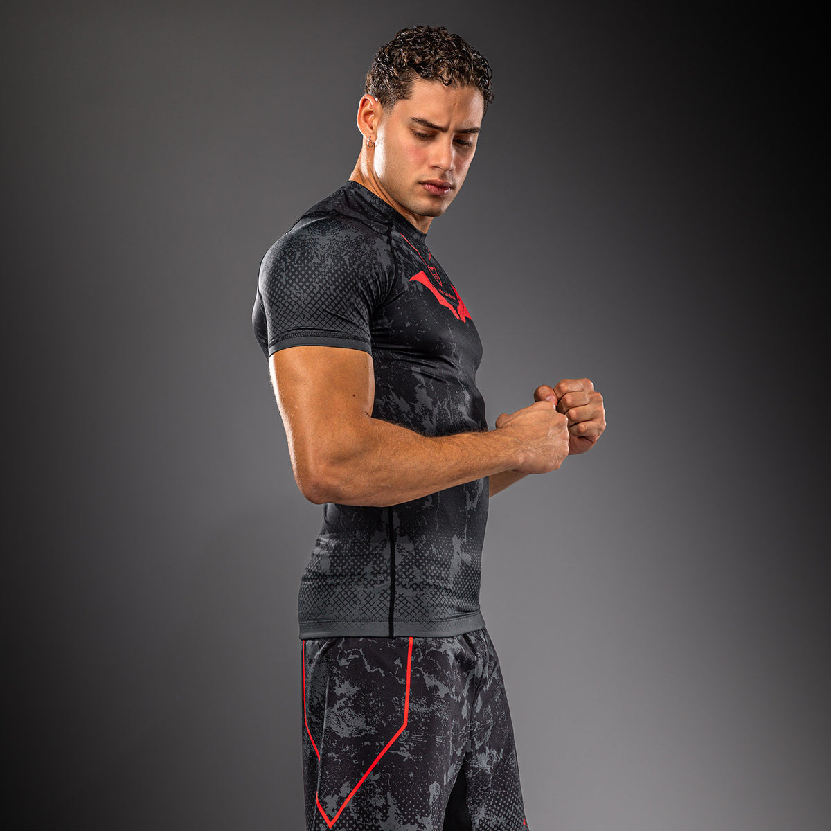 Venum x Batman Short Sleeve Rashguard - Black/Grey/Red