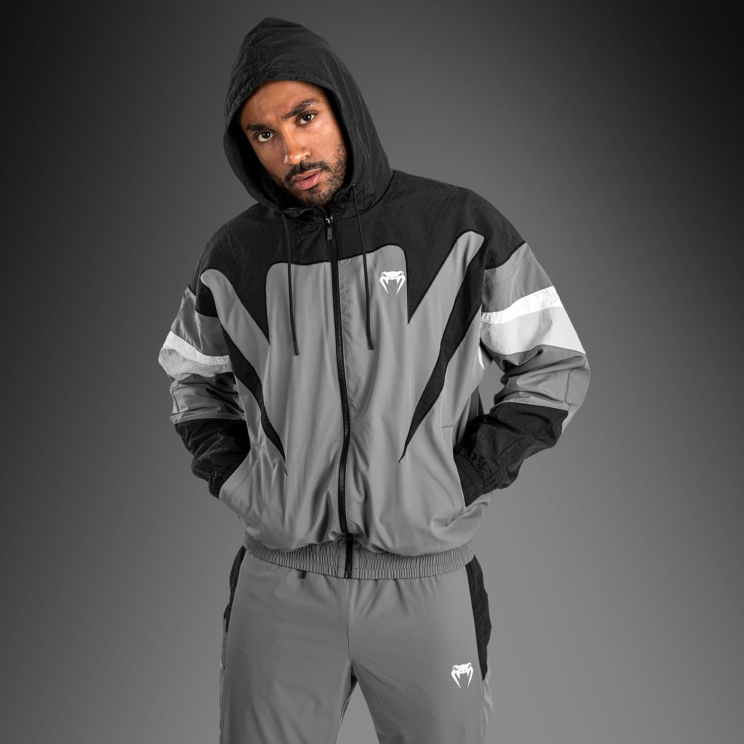 Venum Attack 90 トラックスーツ・カーキ XL Venum Attack 90 Tracksuit Jacket - Forest Green/Ice - Venum