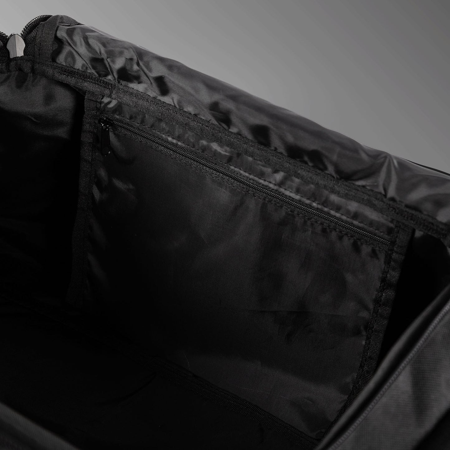Venum Essential Sports Bag (37L) - Black