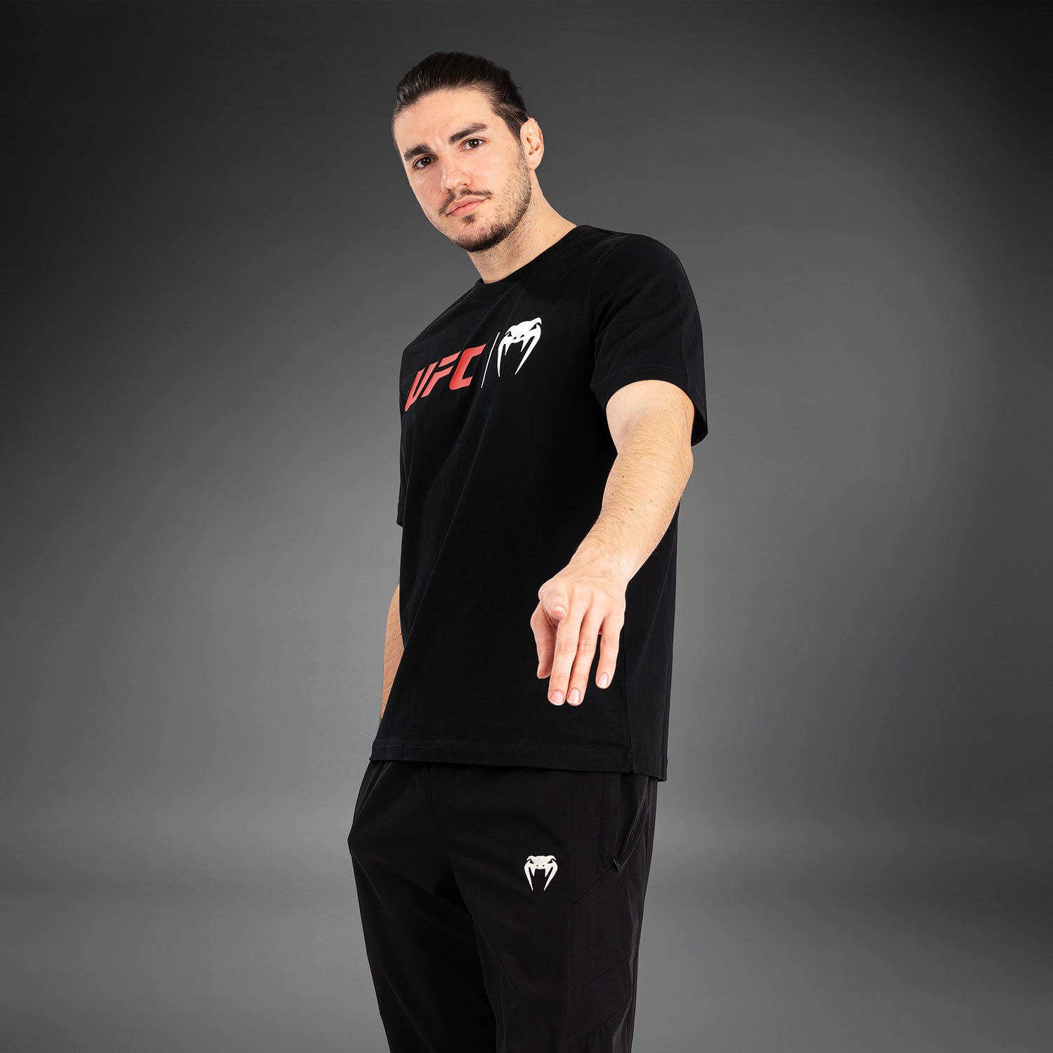 本物のTシャツ UFC Venum メンズサイズ2XL UFC Venum Classic T-Shirt - Black/Red - Venum Asia