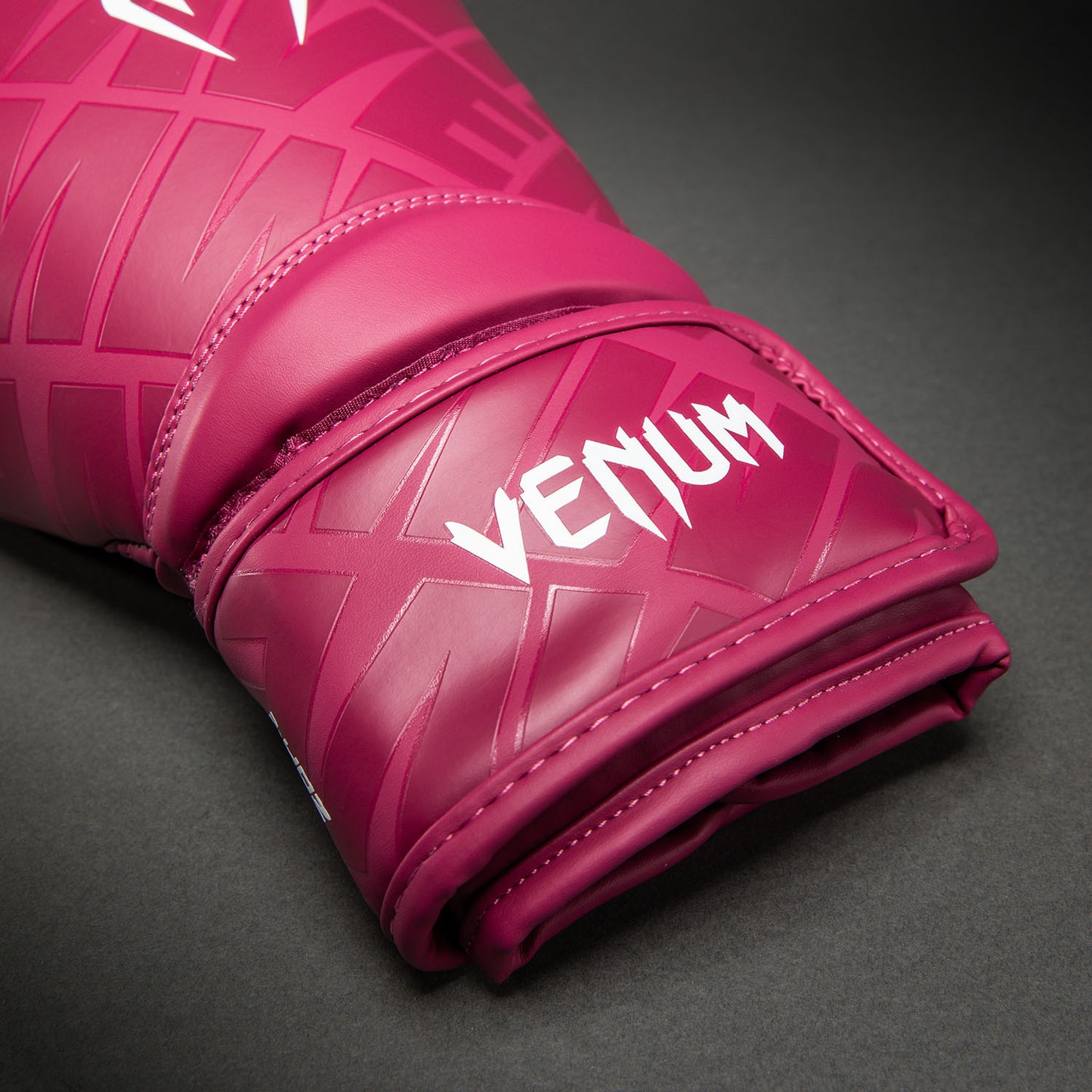 Venum Contender 1.5 XT 3D Boxing Gloves - Old Pink