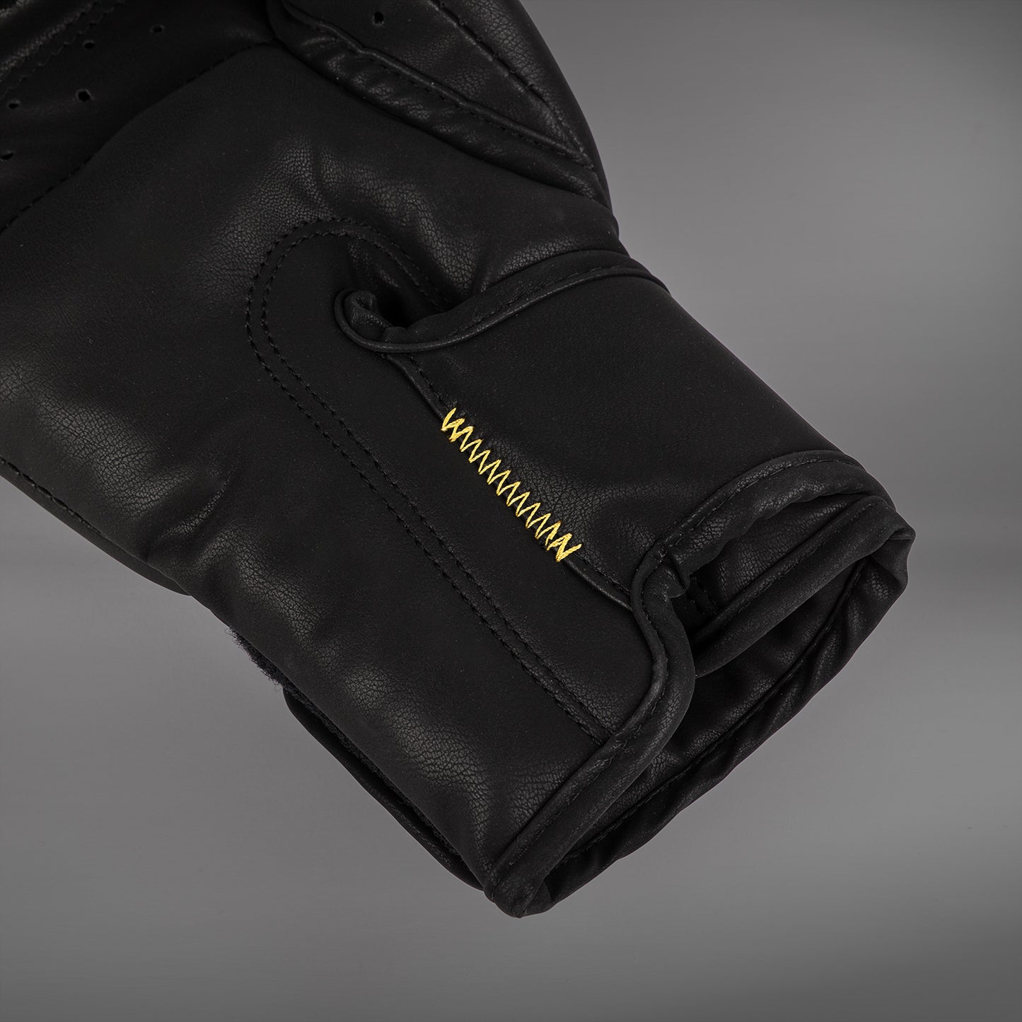 Venum Serpenti Boxing Gloves - Black/Silver/Gold