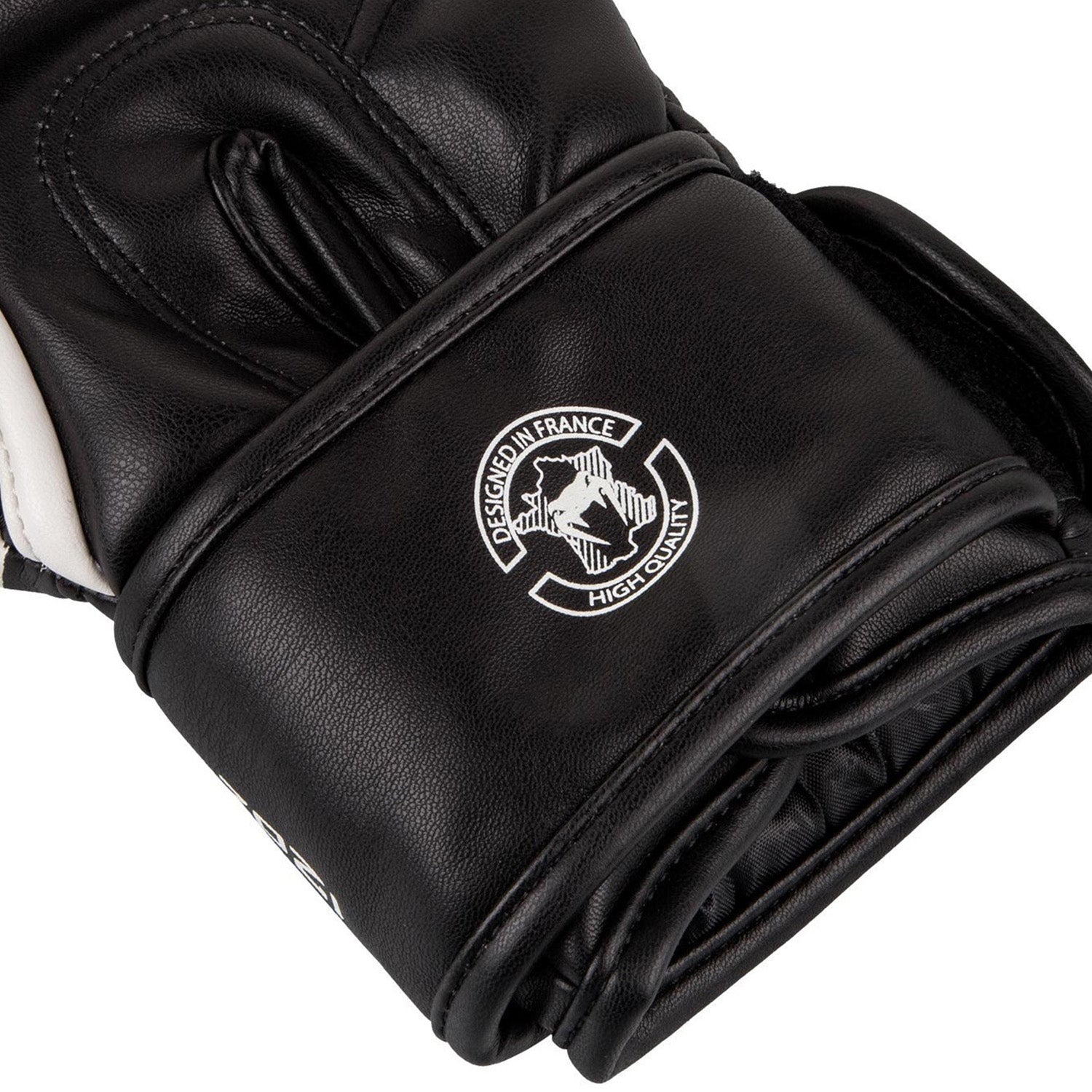 Amazon.com : Venum Challenger 3.0 Boxing Gloves - black/Gold
