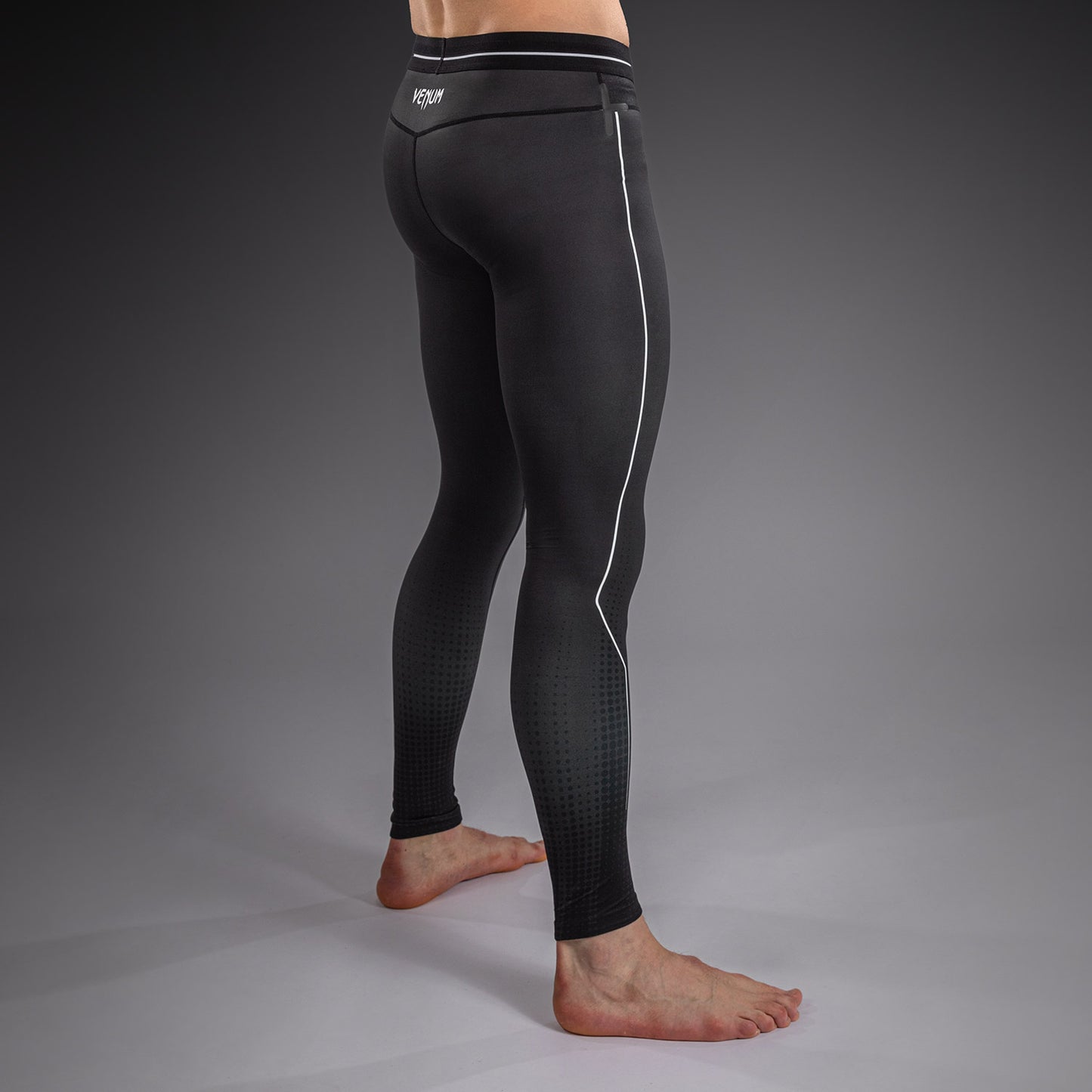 Venum Stealth Spats - Black/White