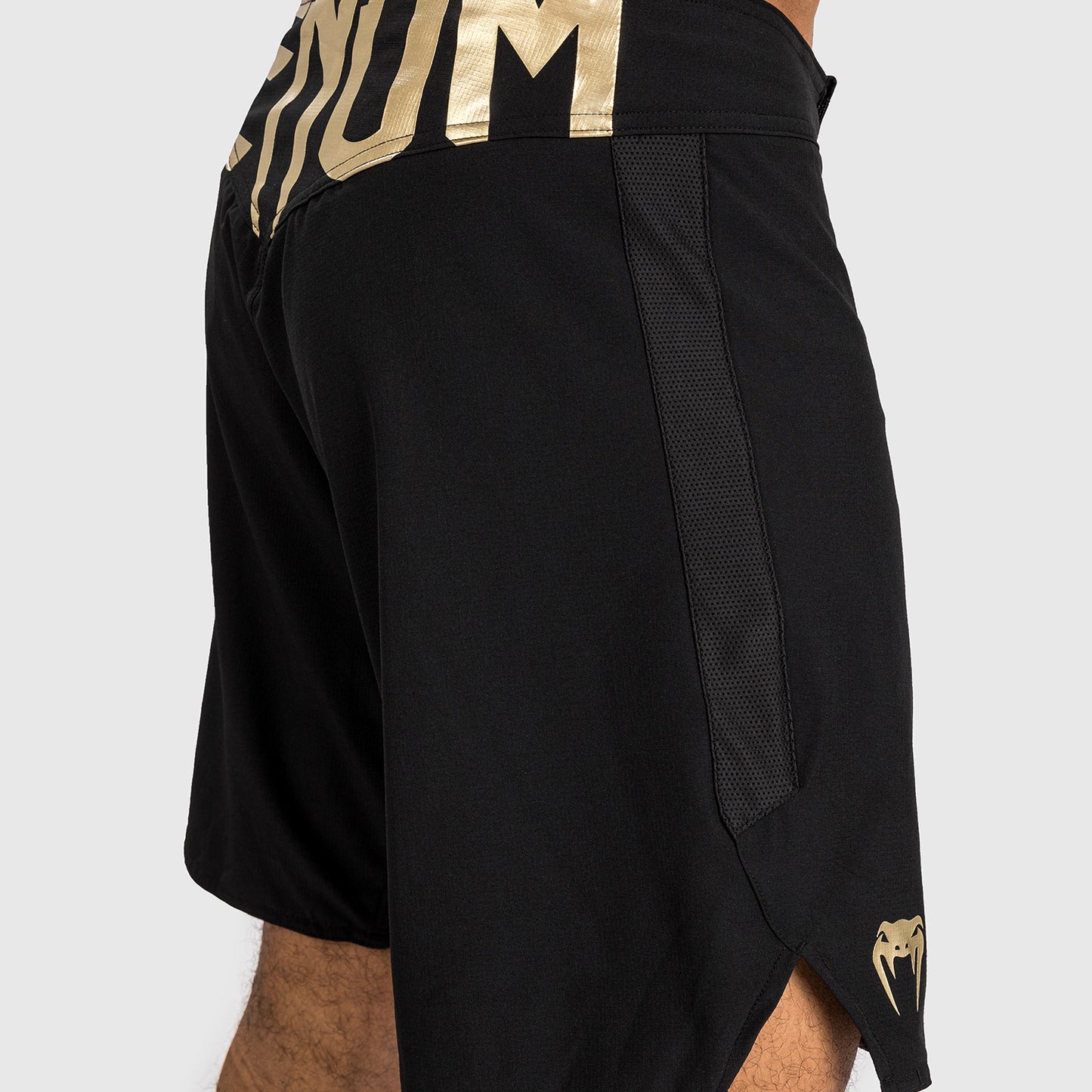 Venum Light 5.0 Fight Shorts - Black/Gold