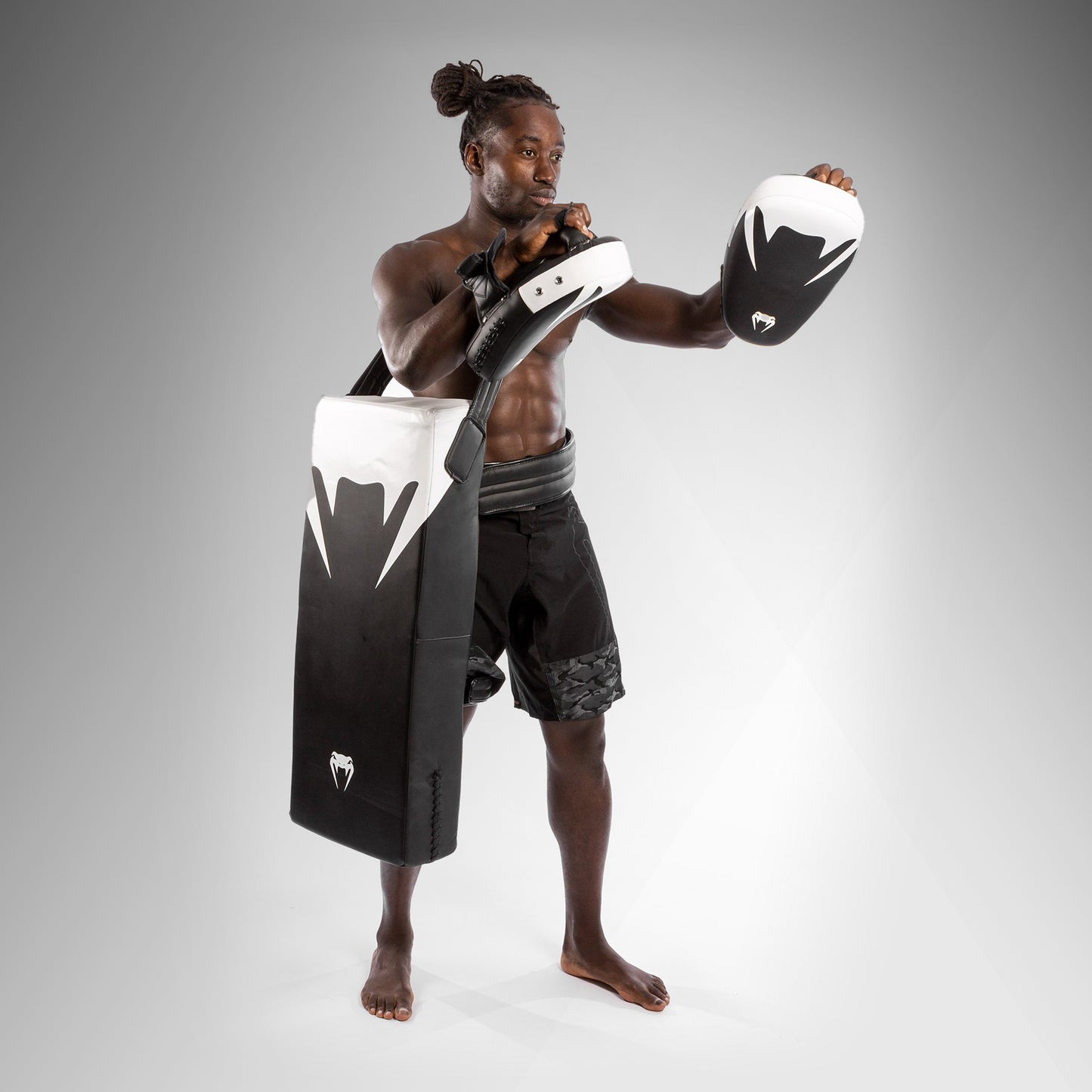 Venum Satchel Kick Shield - Black/White