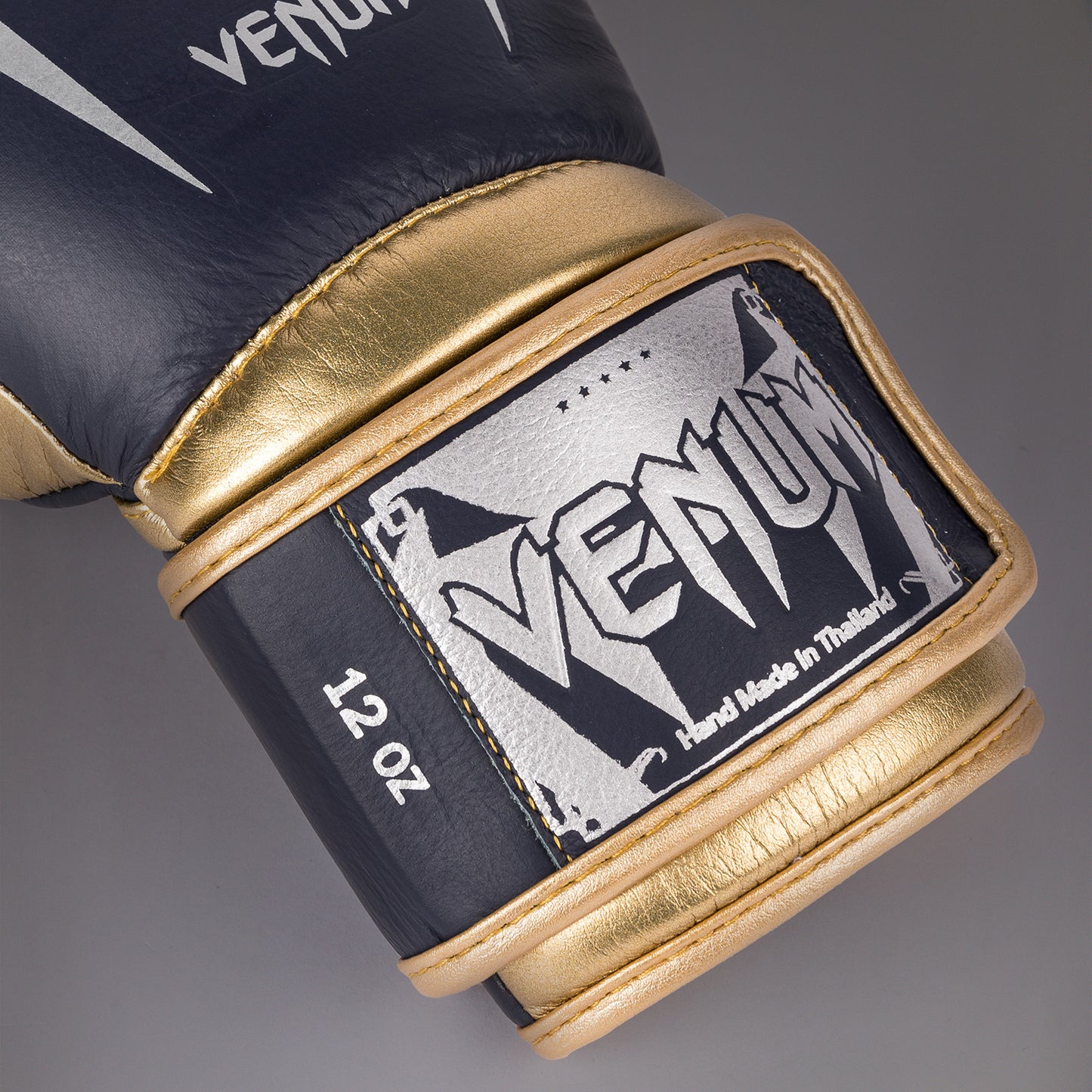 Venum Giant 3.0 Boxing gloves - Navy/Gold - Special Edition