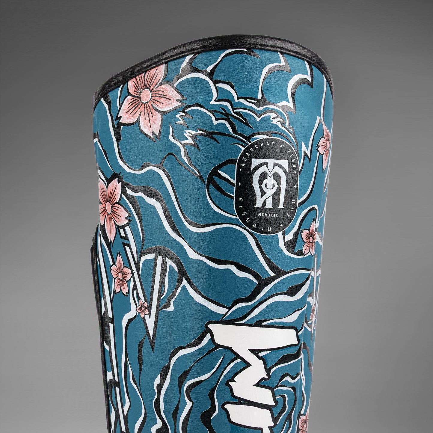 Venum x Tawanchay Shinguards Blue/White