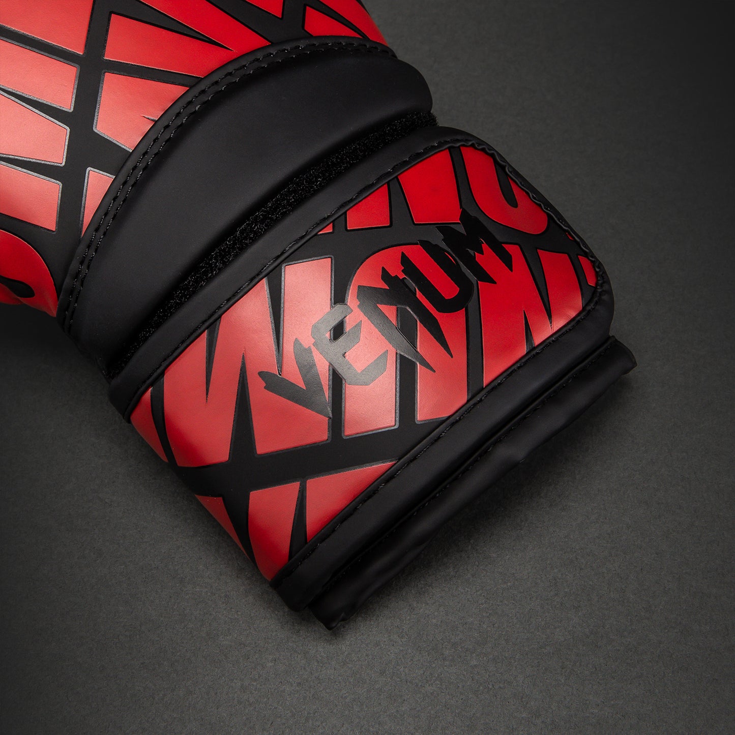Venum Contender 1.5 XT 3D Kids Boxing Gloves - Black/Red
