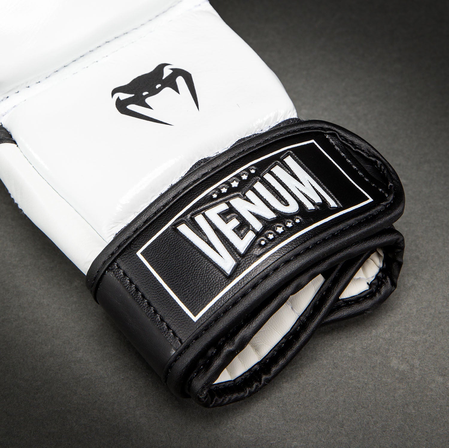 Venum Attack 2.0 Sparring Gloves Leather - Black/White - Venum Asia