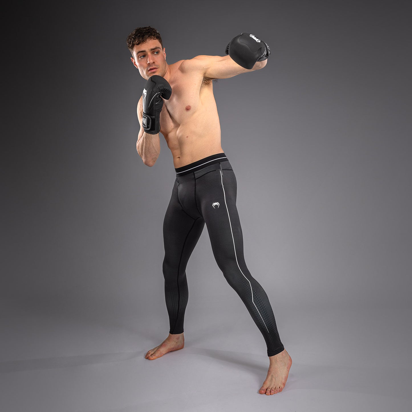 Venum Stealth Spats - Black/White
