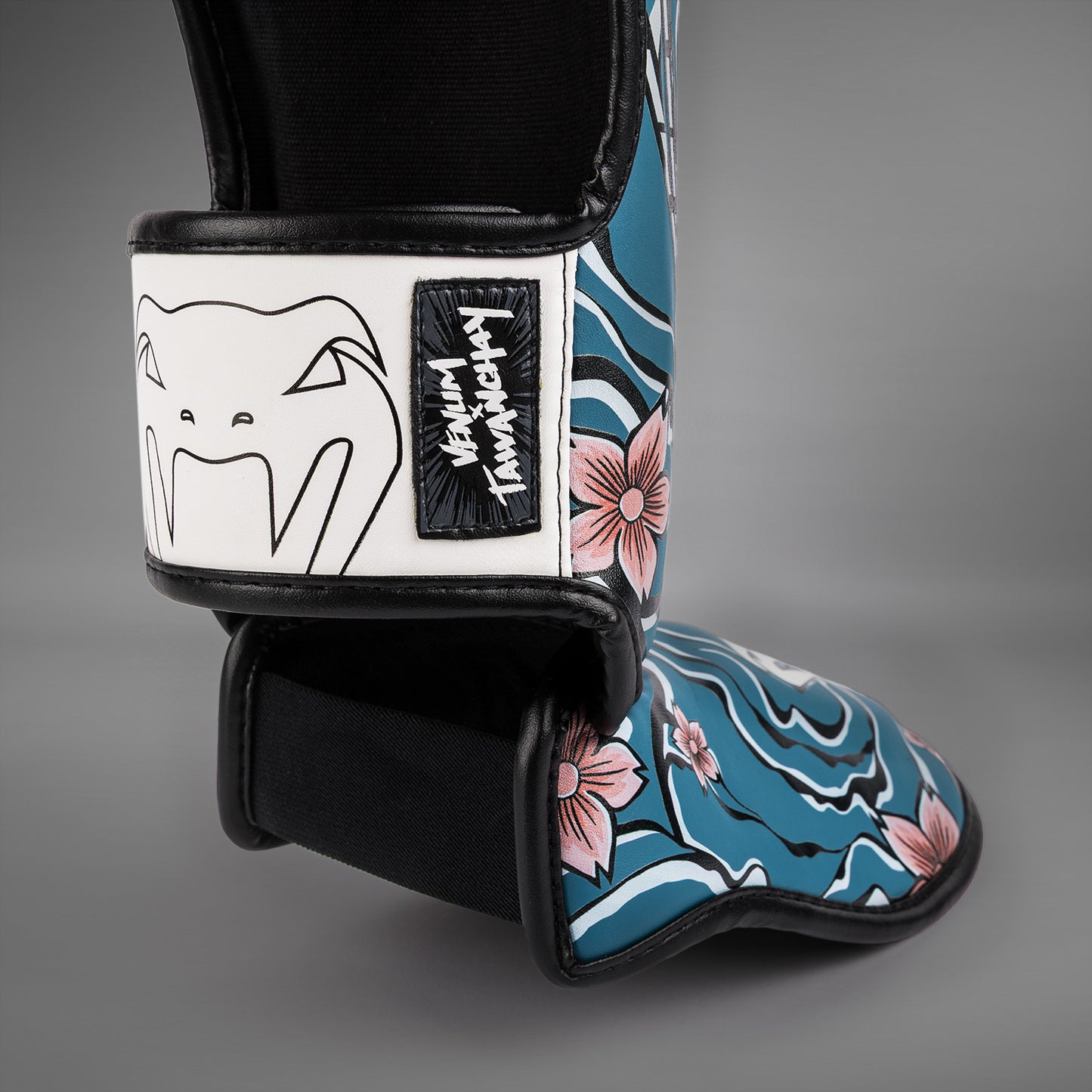 Venum x Tawanchay Shinguards Blue/White