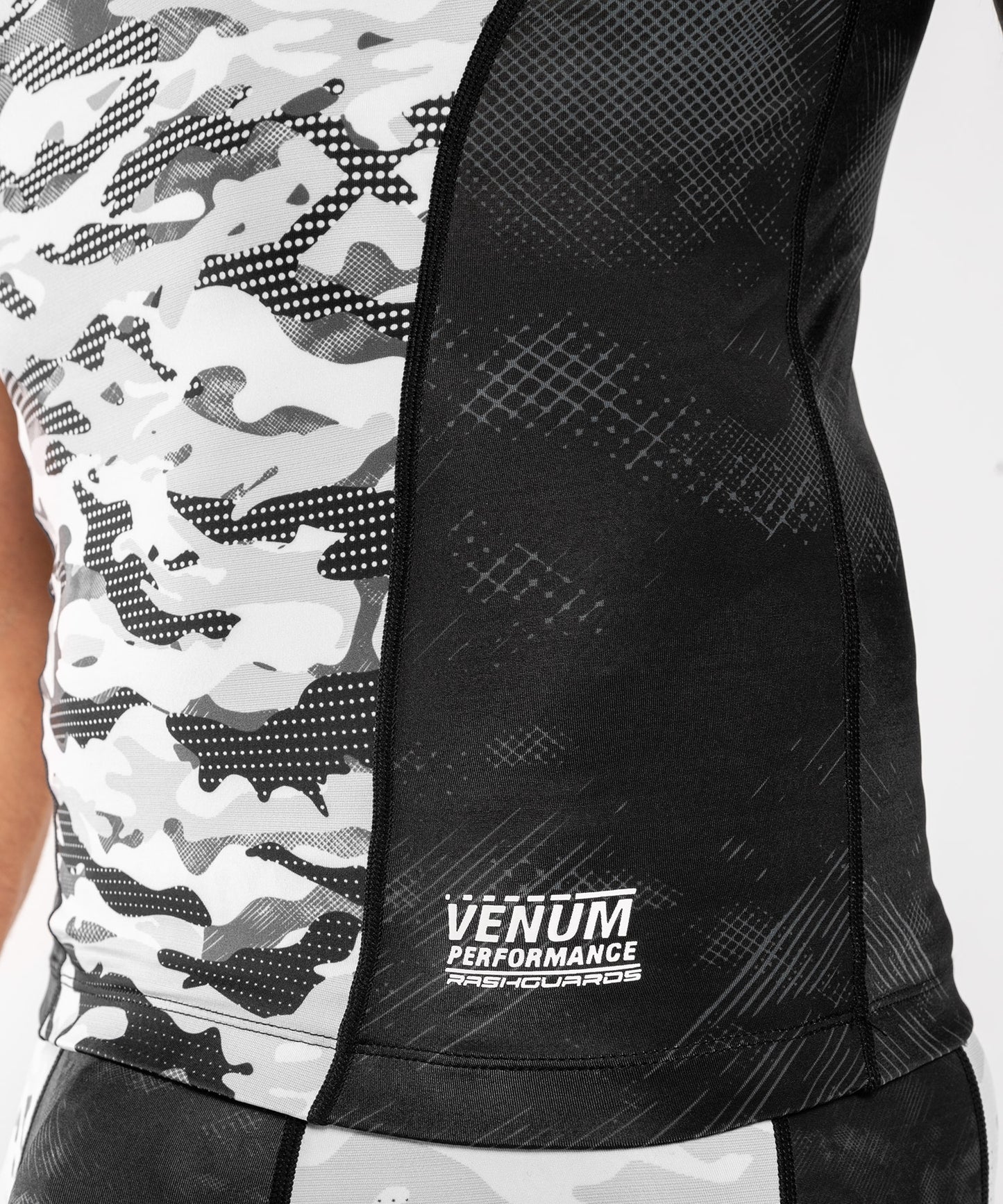 Venum Defender Short Sleeve Rashguard - Urban Camo