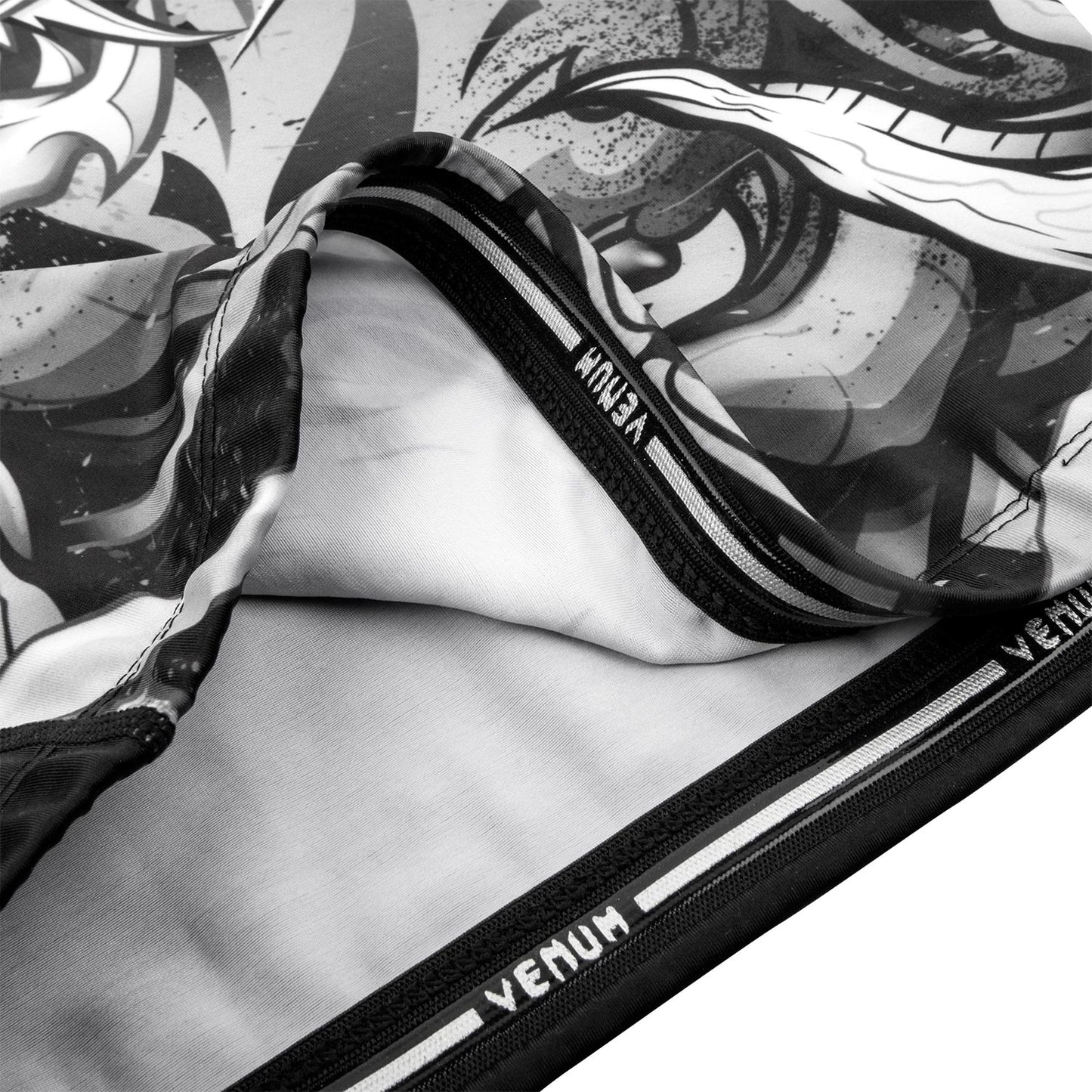 Venum Devil Rashguard - Long Sleeves - White/Black