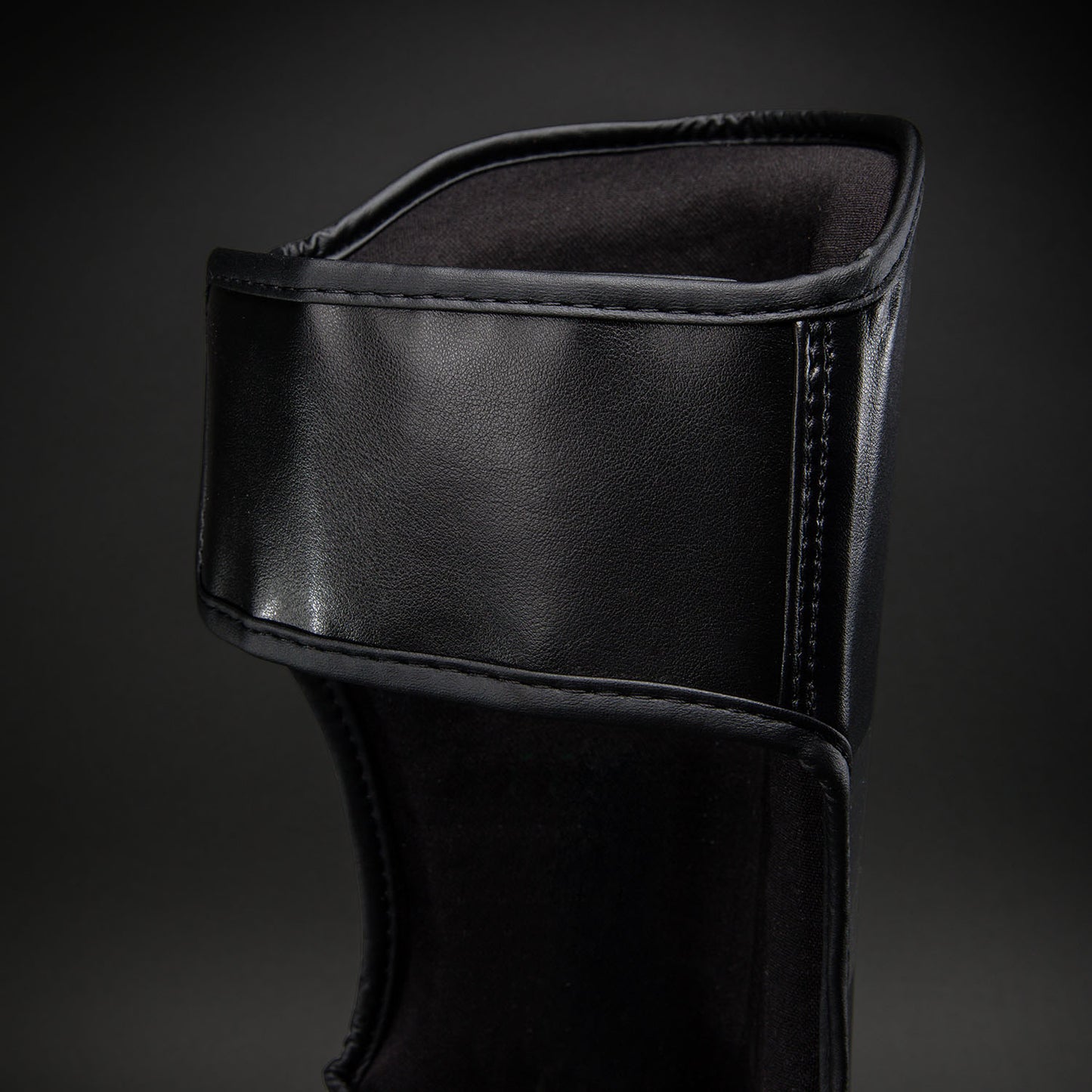 Venum Ringhorns Charger Shin Guards - Black/Gold