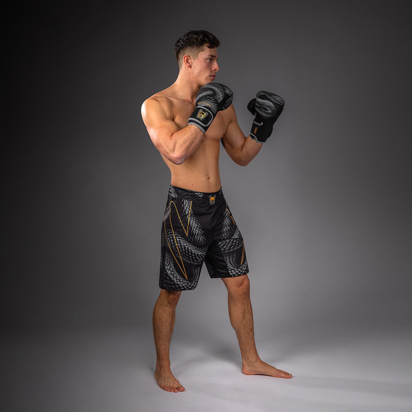 Venum Matupa Fightshorts - Black/Grey/Gold