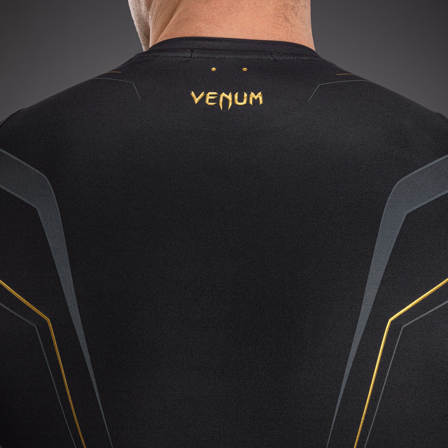 Venum Streamline Short Sleeve Rashguard - Black/Gold