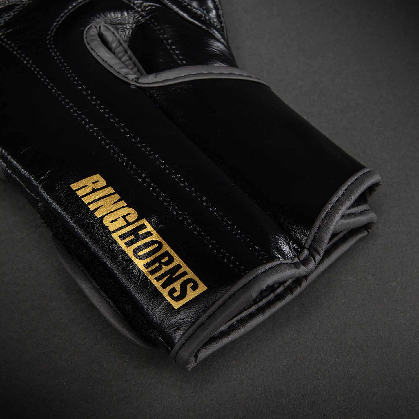 Venum Ringhorns Charger Boxing Gloves - Black/Gold