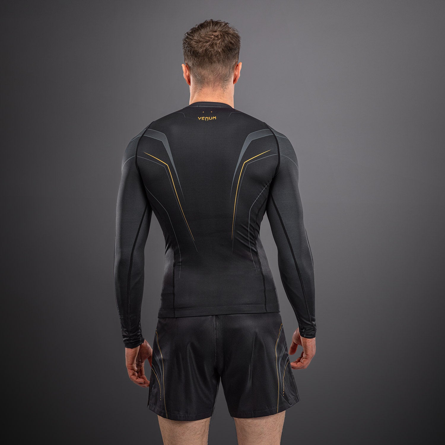 Venum Streamline Long Sleeve Rashguard - Black/Gold - Venum Asia