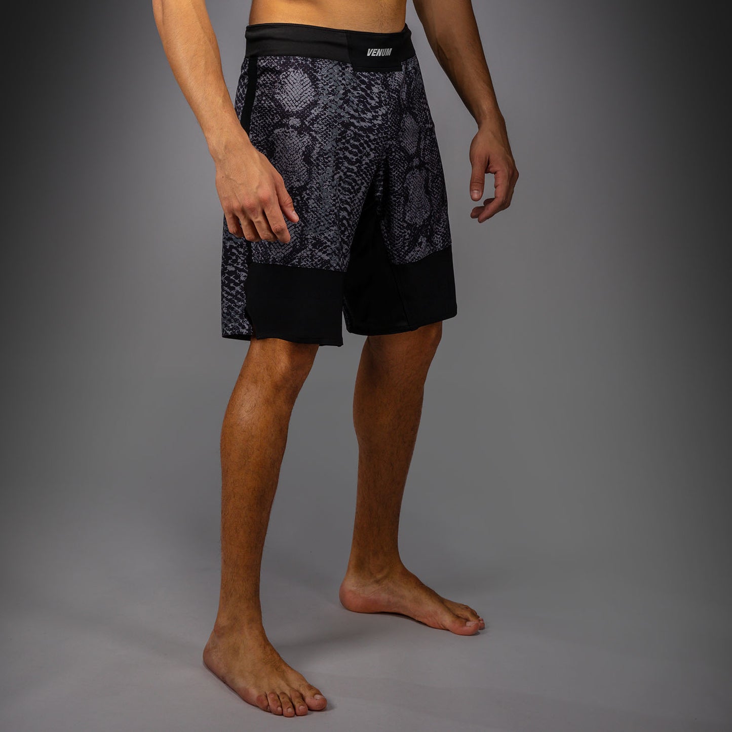 Venum G-Fit Scales Fightshorts - Black/ Charcoal Grey