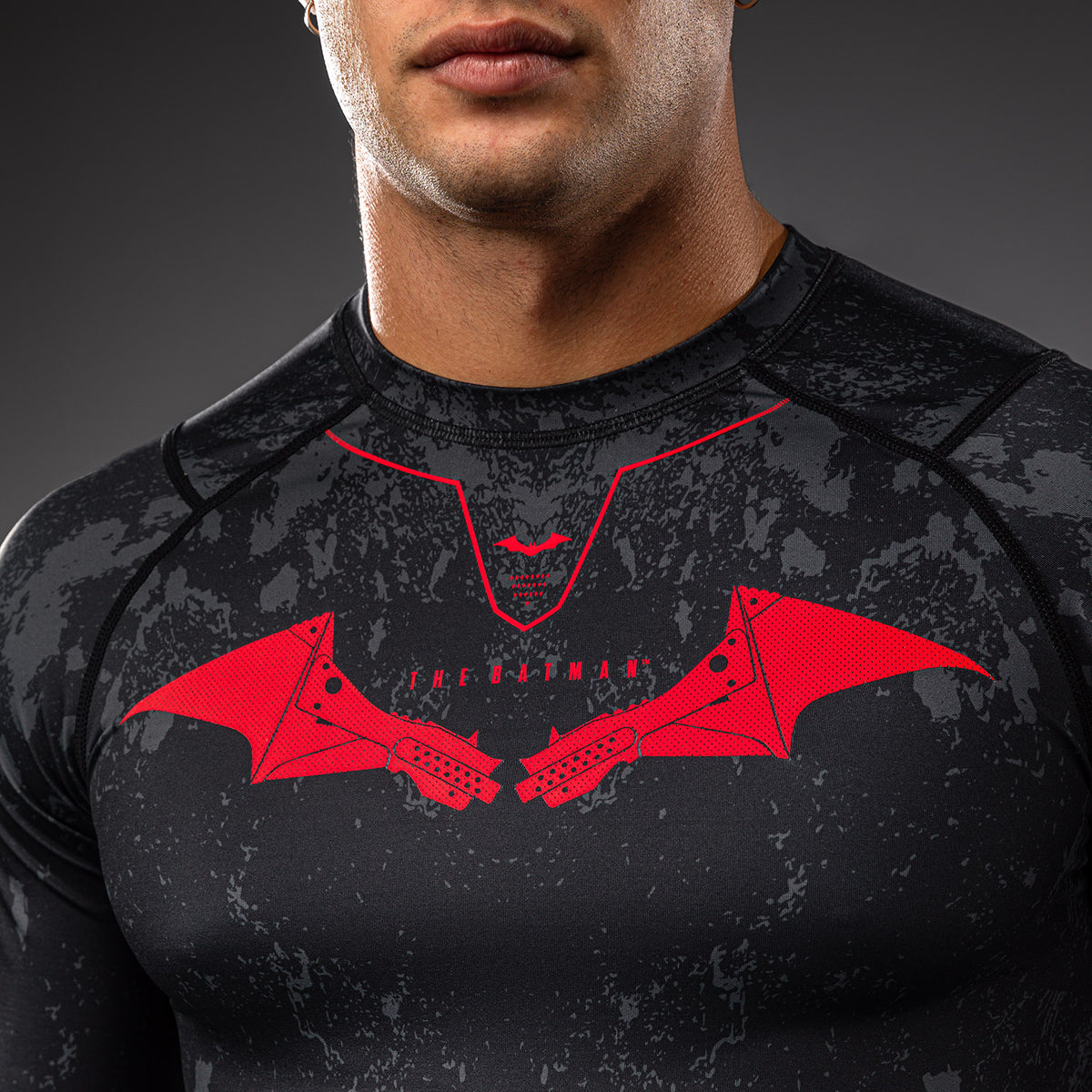 Venum x Batman Long Sleeve Rashguard - Black/Grey/Red