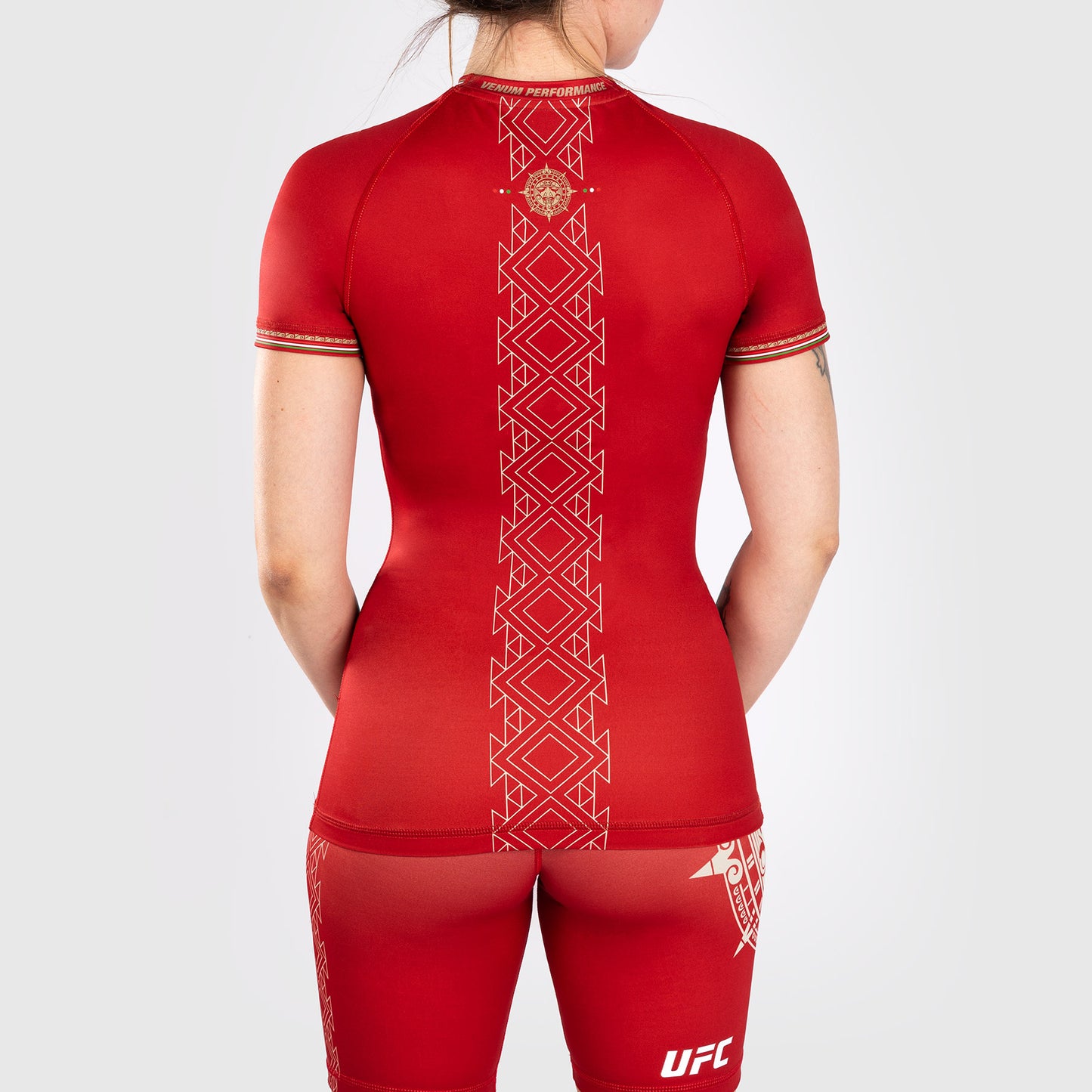 Noche UFC By Venum Authentic Fight Night Women’s Performance Short Sleeve Rashguard - Red