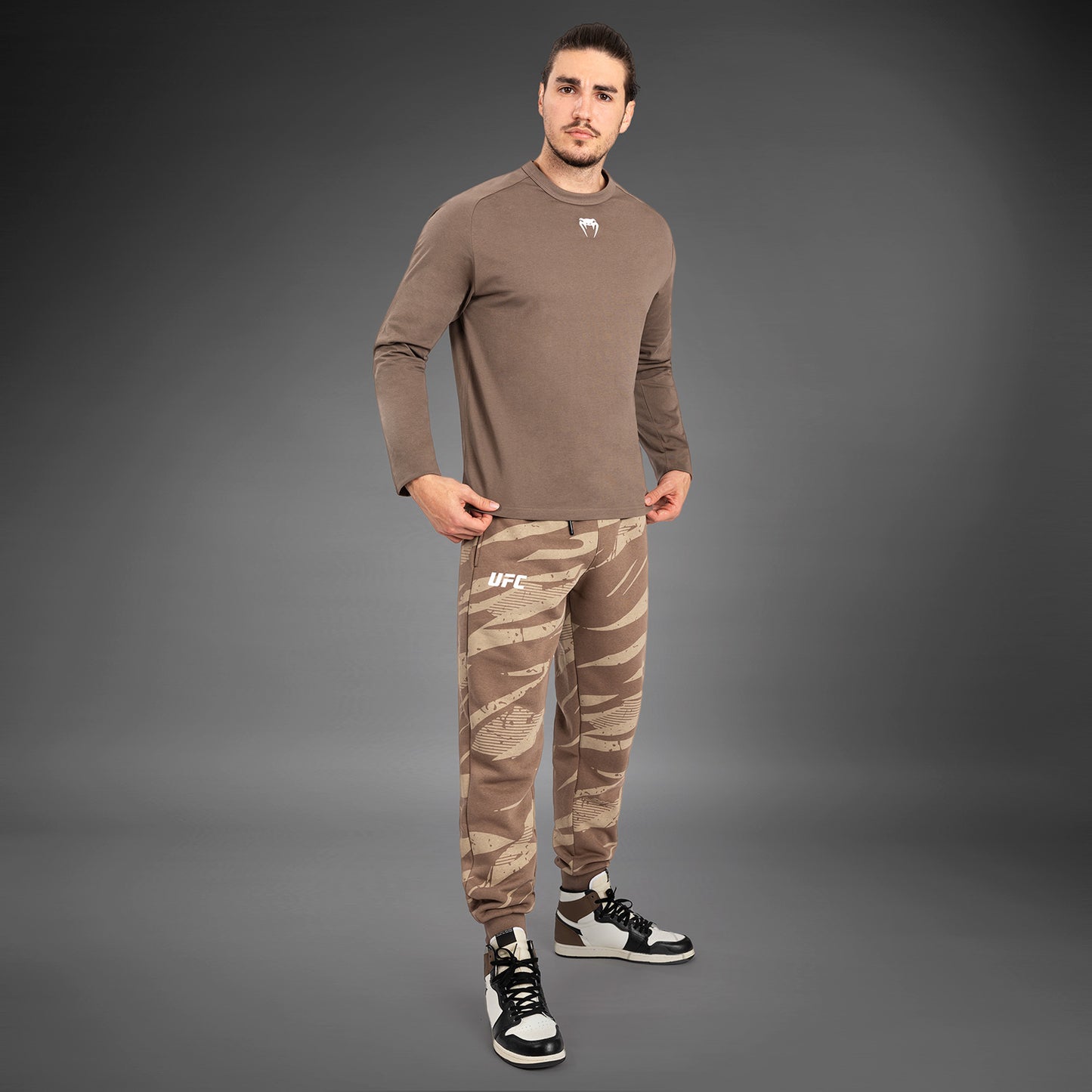 UFC Adrenaline by Venum Fight Week Men’s Long Sleeve T-Shirt - Bronze