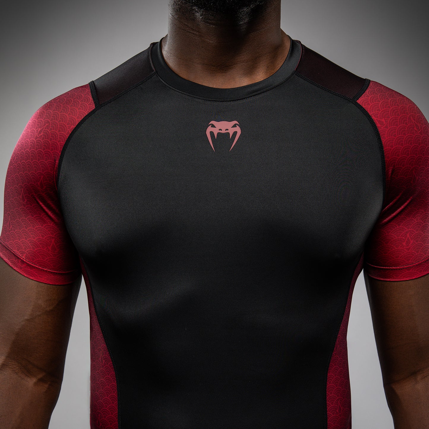 Venum x Assassin’s Creed Shadows Men’s Short Sleeve Rashguard - Burgundy/Black