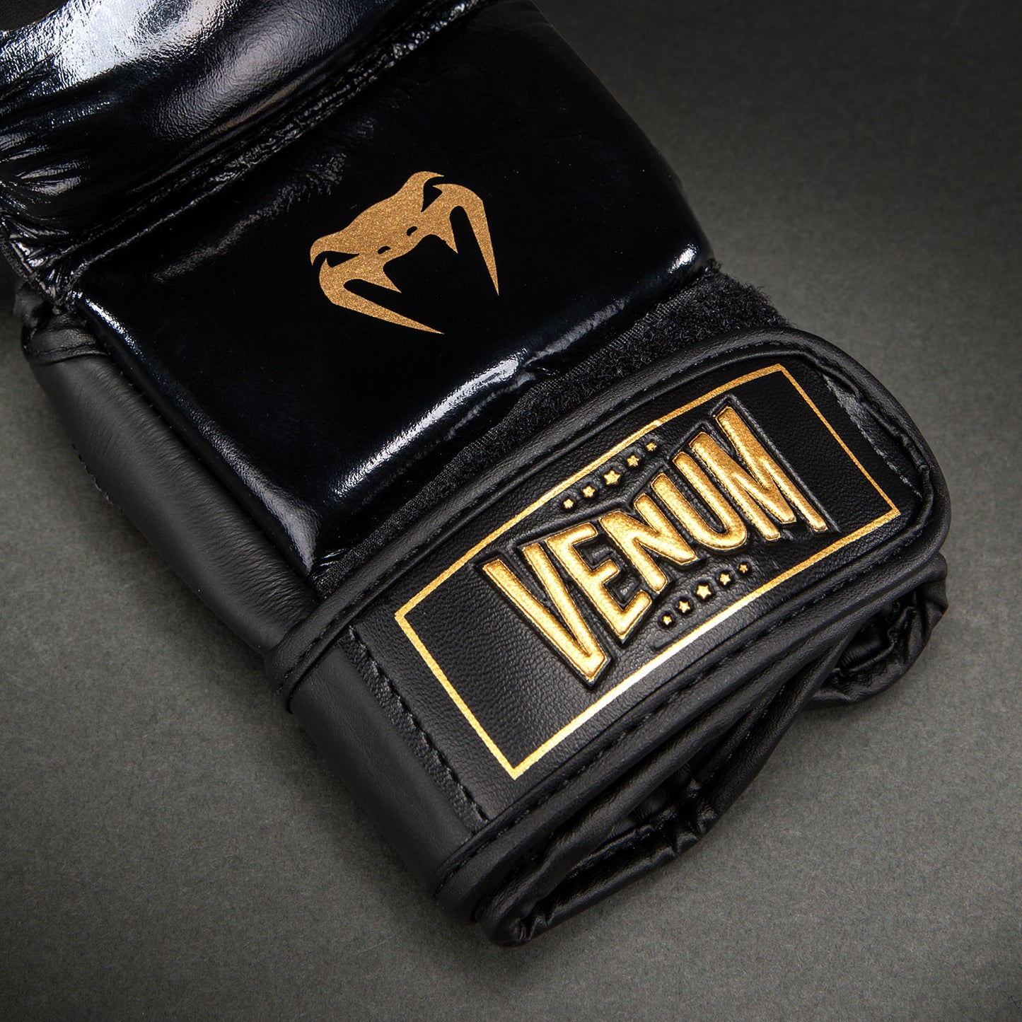 Venum Attack 2.0 Sparring Gloves Leather - Black/Gold