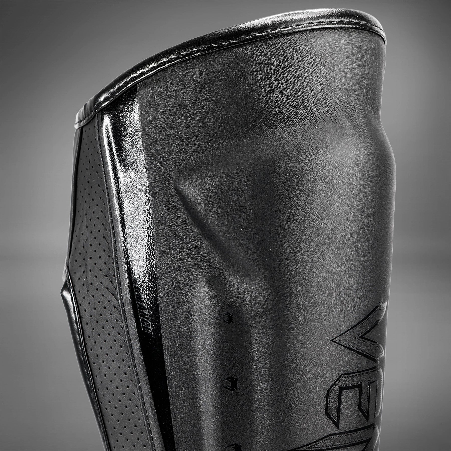 Shin Guards Elite Evo Venum - Black/Black - Venum Asia