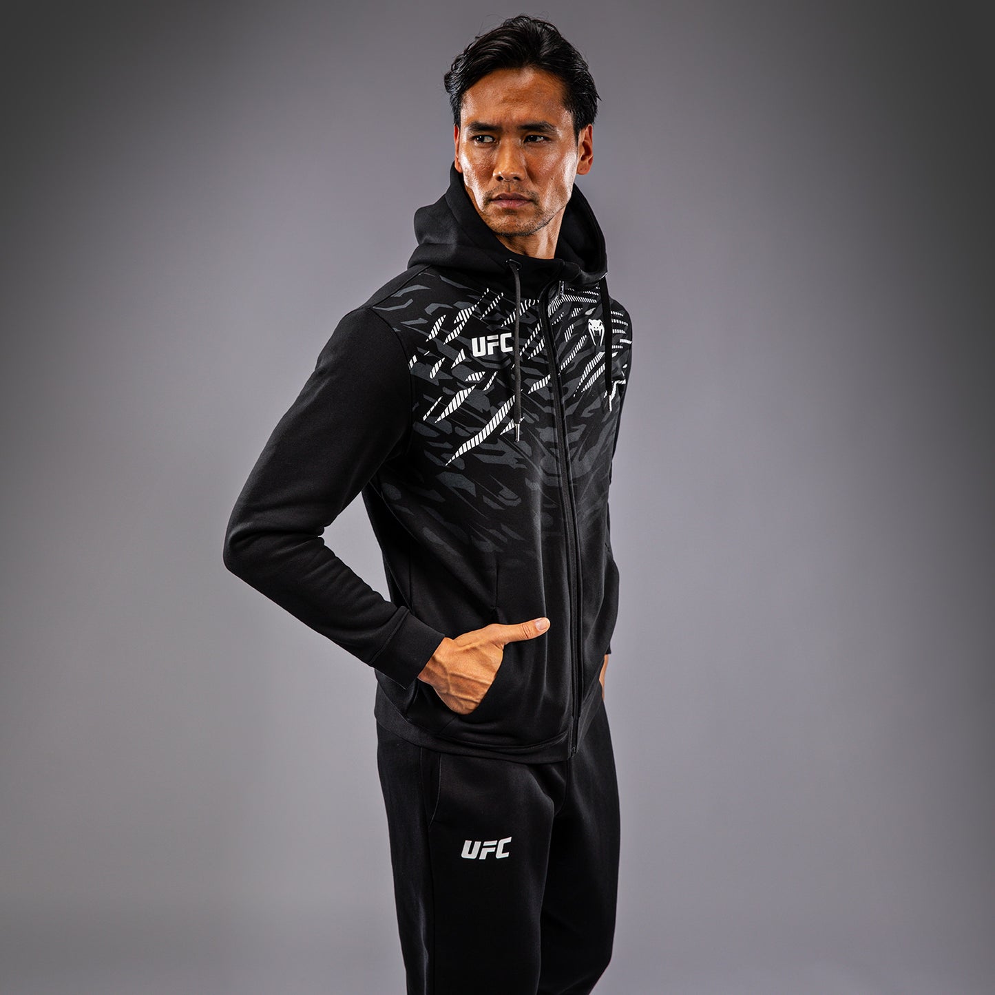 UFC Fusion by Venum Men’s Replica Zip Hoodie - Black