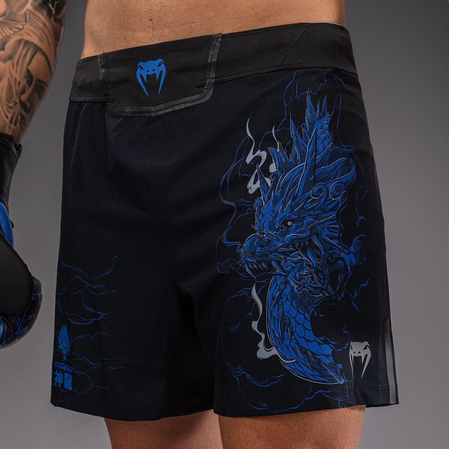 Venum Thunder Dragon Fightshorts - Black/Royal Blue