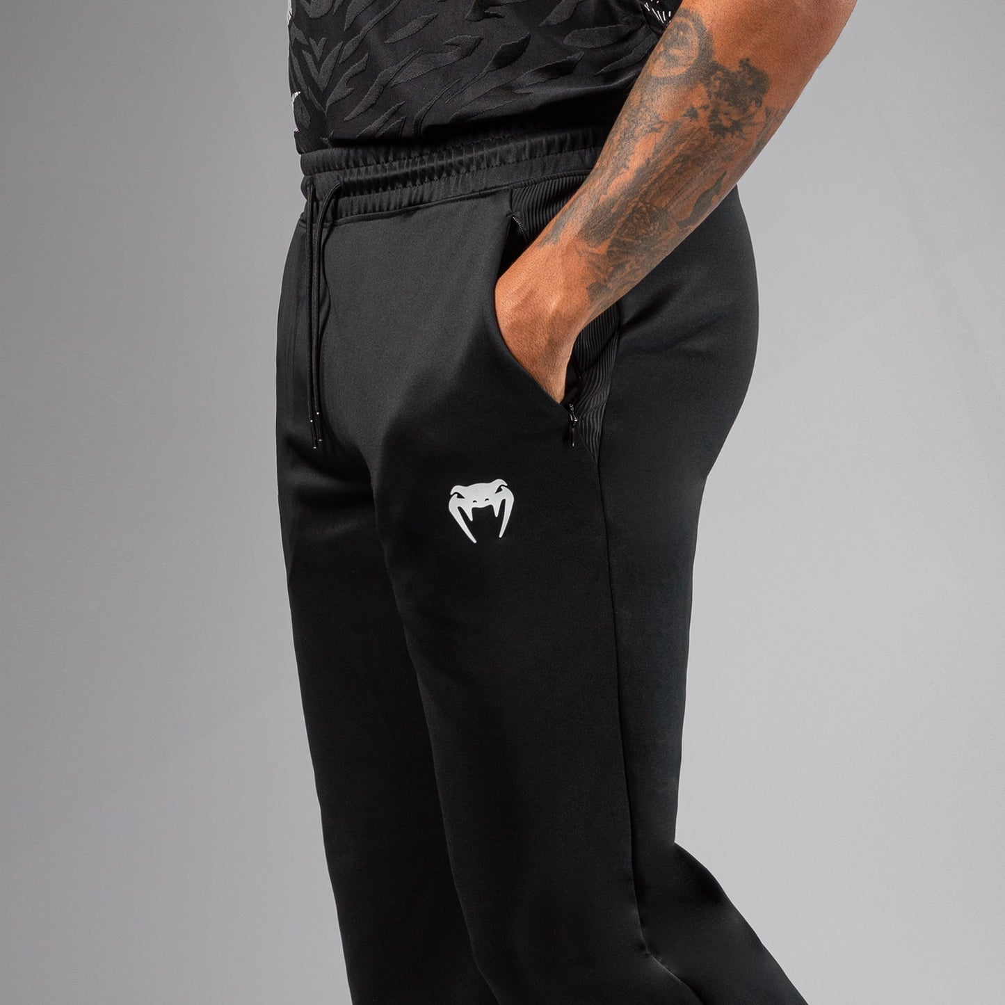 UFC Fusion by Venum Authentic Fight Night Men’s Straight Leg Walkout Pant - Black