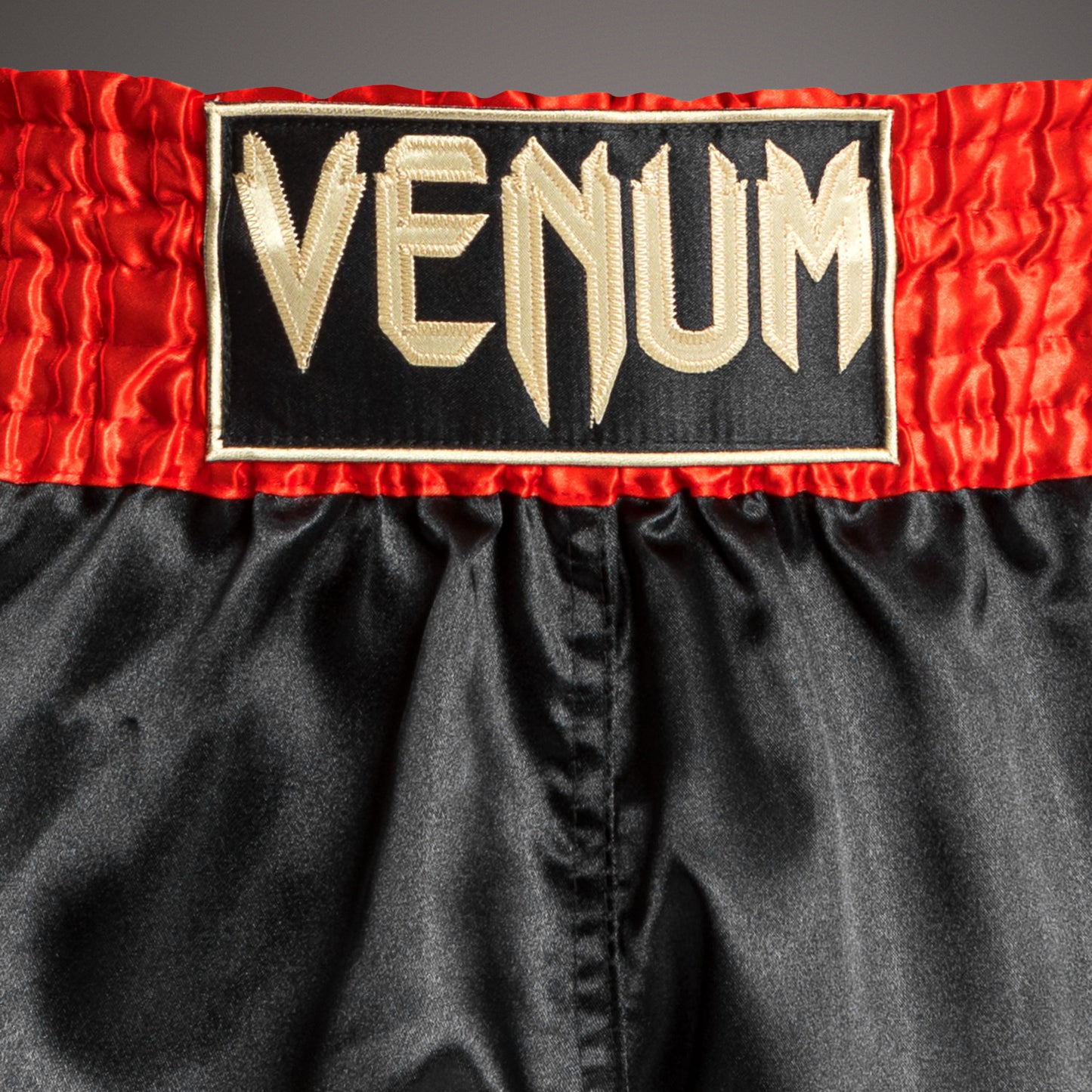 Venum Classic Muay Thaï Short Red/Black/Gold