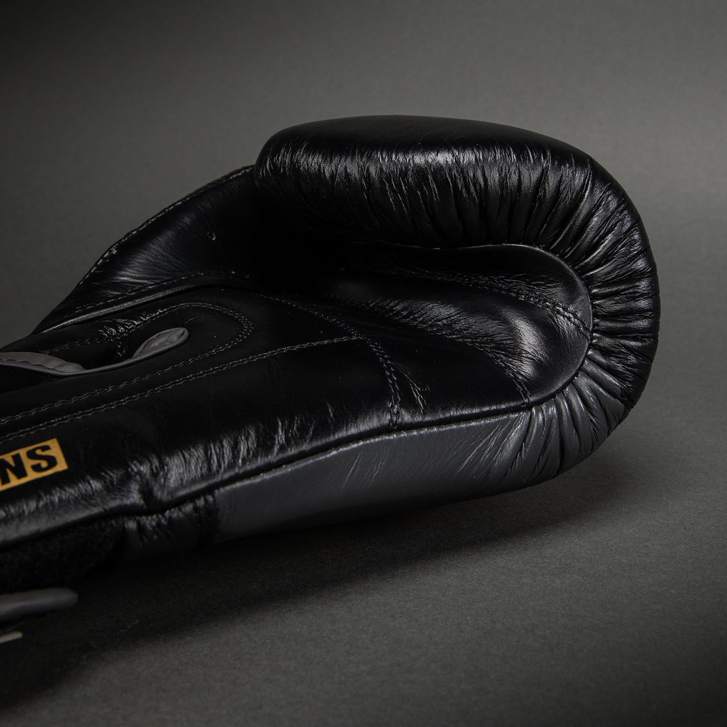 Venum Ringhorns Charger Boxing Gloves - Black/Gold