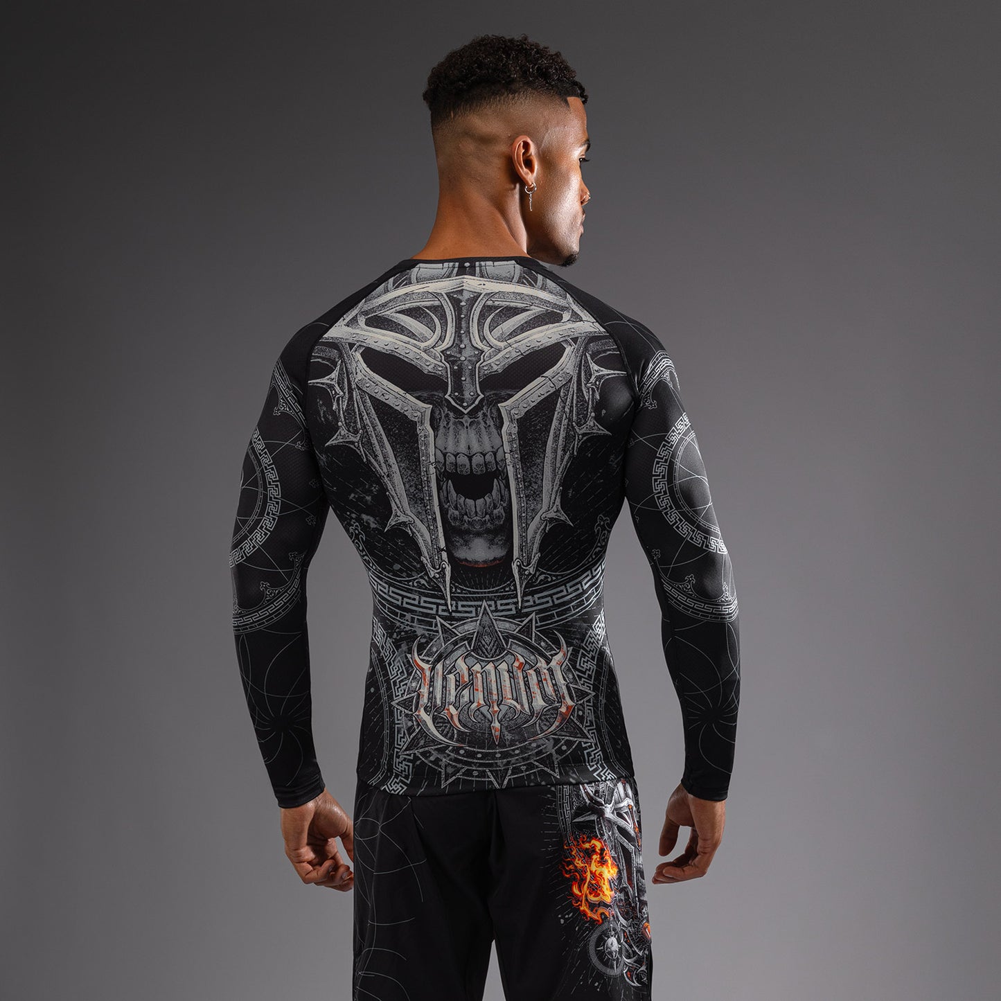 Venum Gladiator 5.0 Men's Long Sleeve Rashguard - Black/Silver