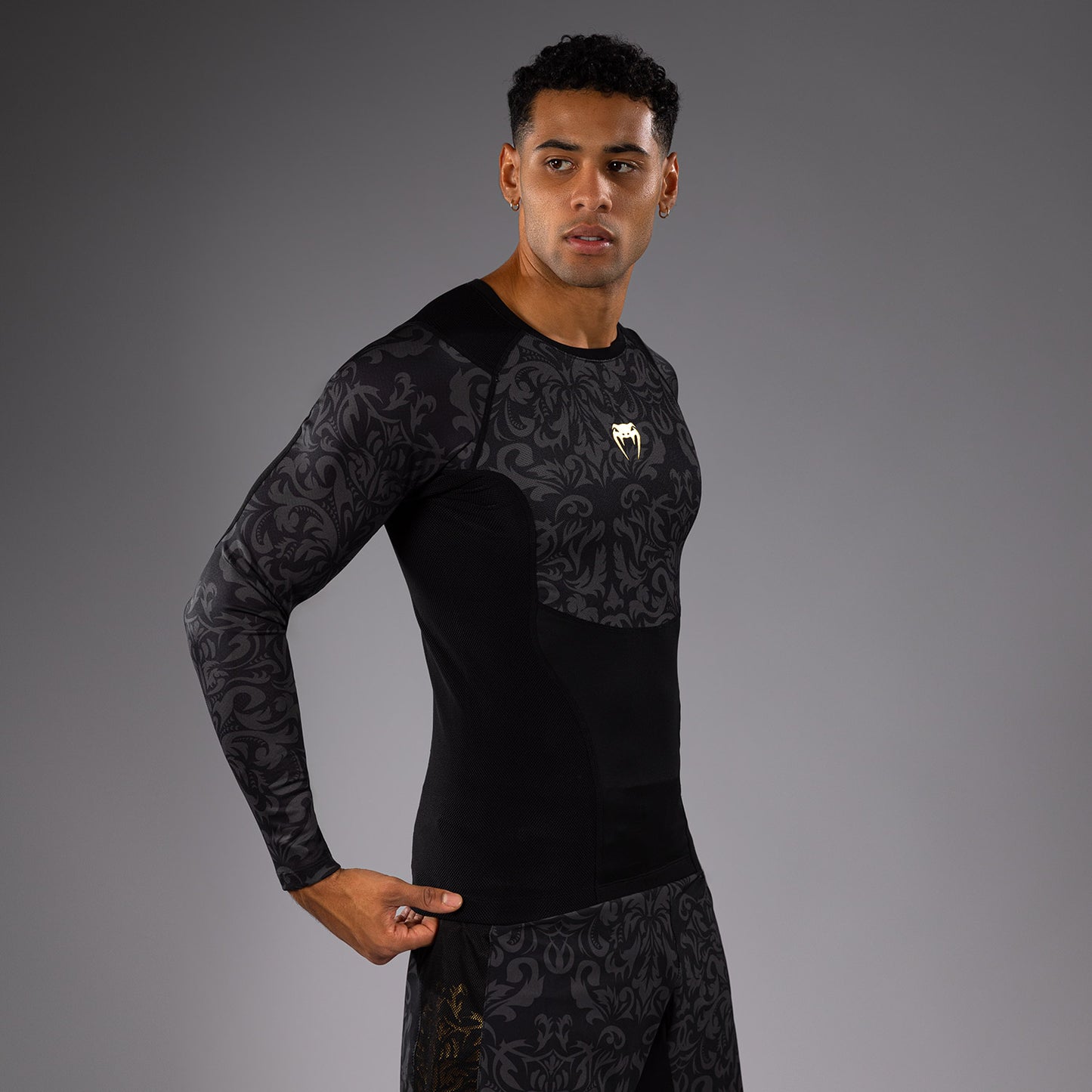Venum x Topuria Unmatched Edition Long Sleeve Rashguard - Black/Gold
