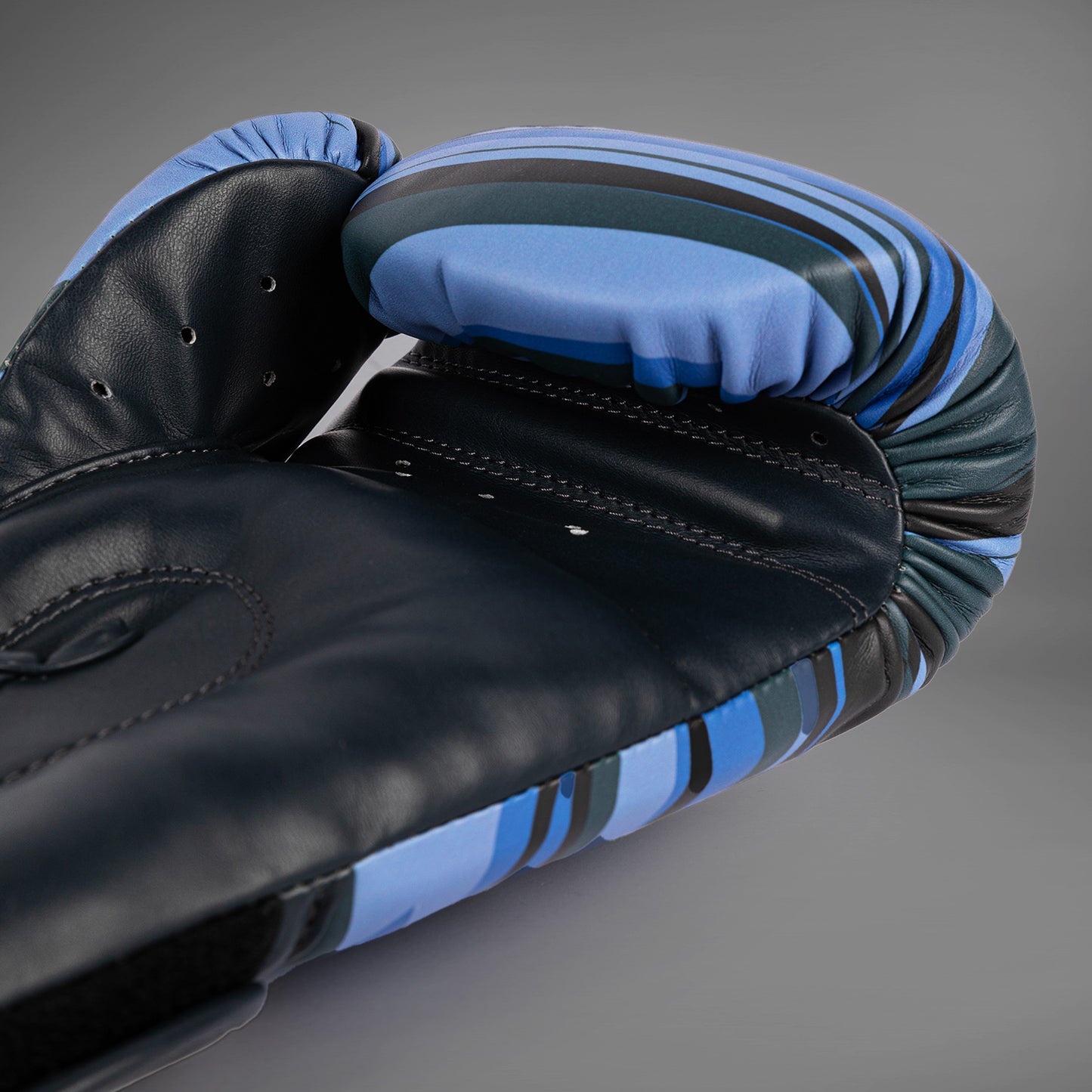 Venum Abyss Boxing Gloves - Shadow Blue