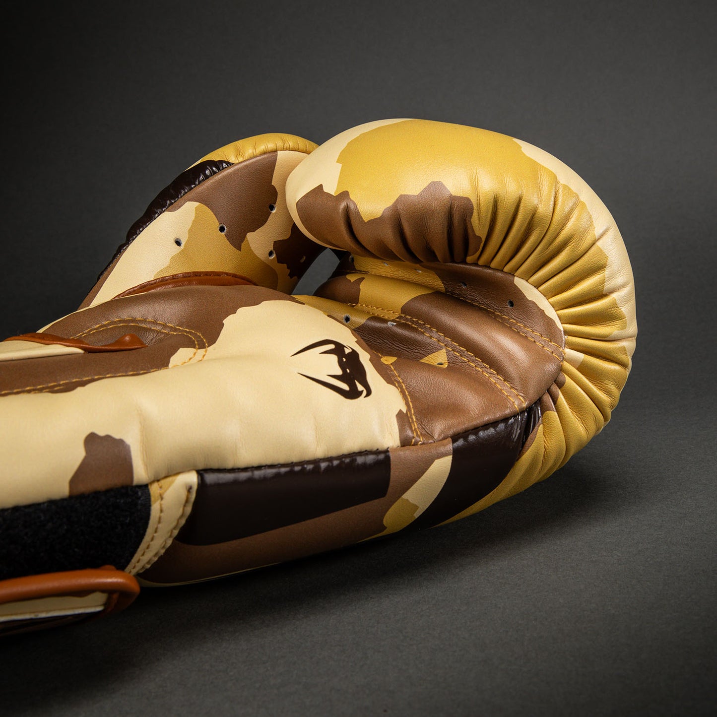 Venum Elite Camo Boxing Gloves - Light Beige/Brown