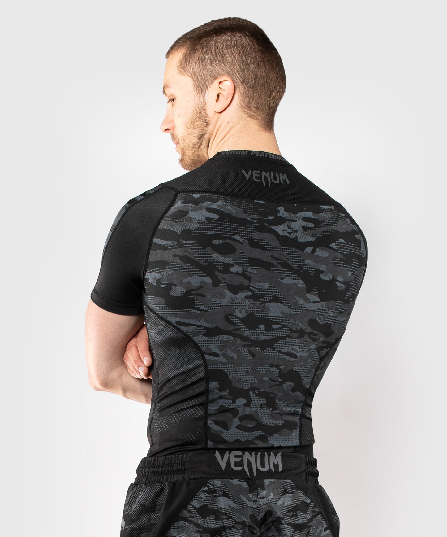Venum Defender Short Sleeve Rashguard - Dark camo