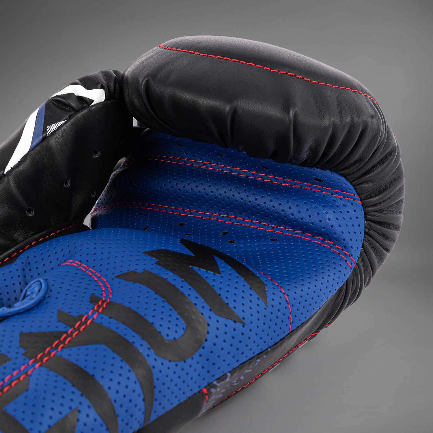 Venum x TEKKEN 8 Jin Kazama Impact Evo Boxing Gloves - Blue/Black
