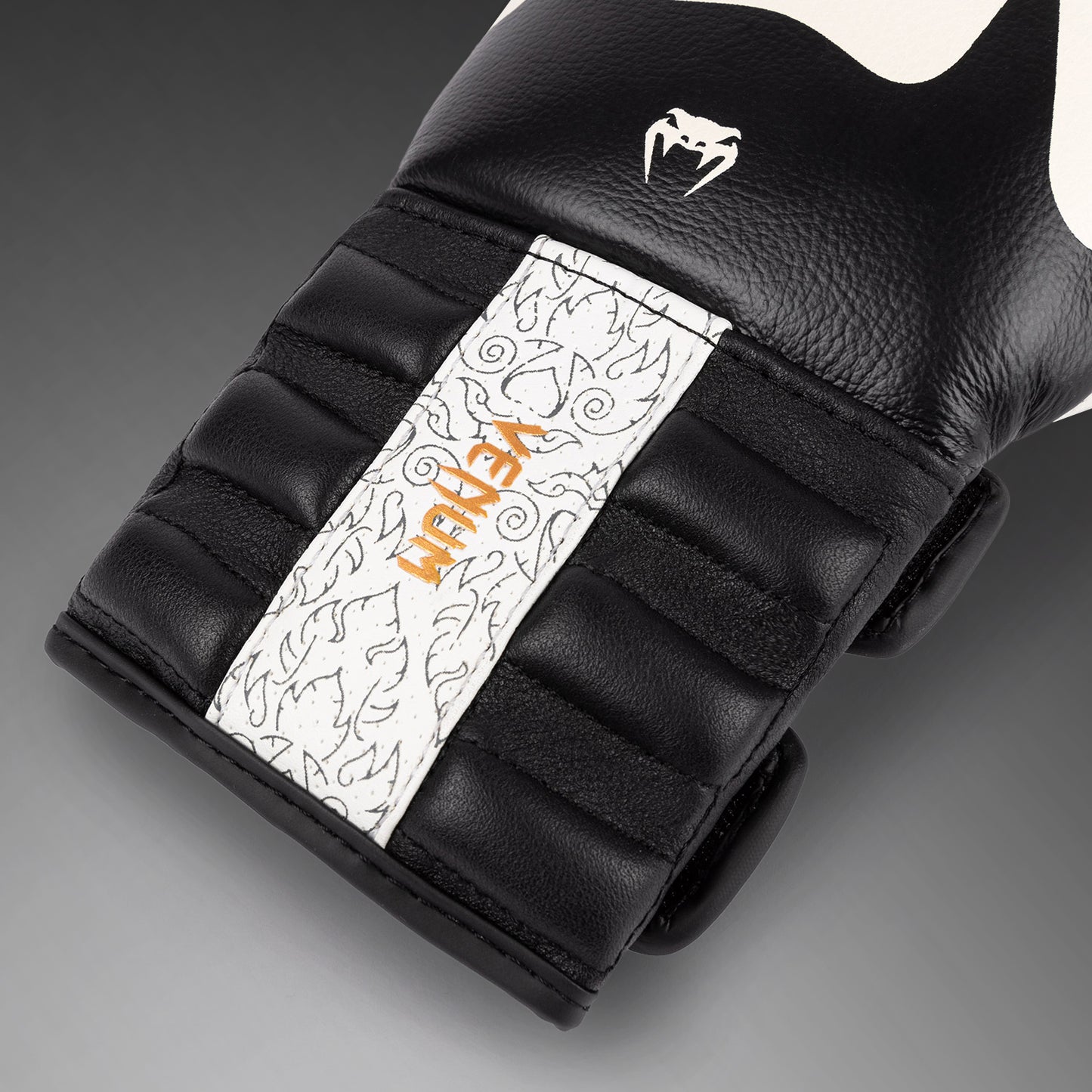 Venum Reverso Boxing Gloves - Snow White / Black