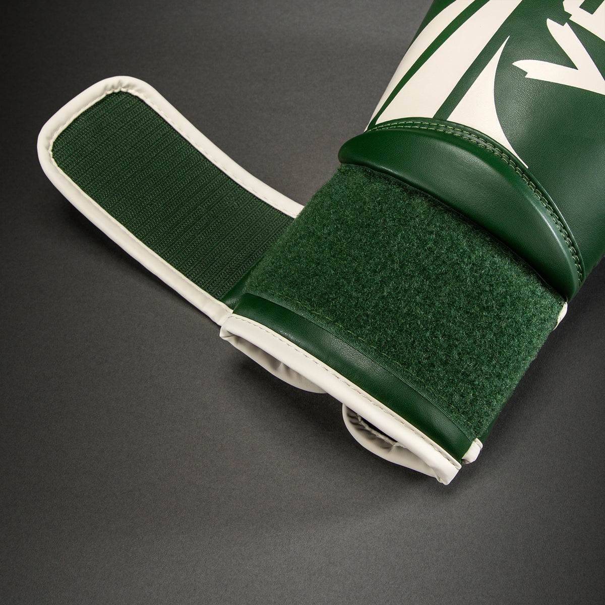 Venum Challenger 2.5 Boxing Gloves - Khaki/Off-White