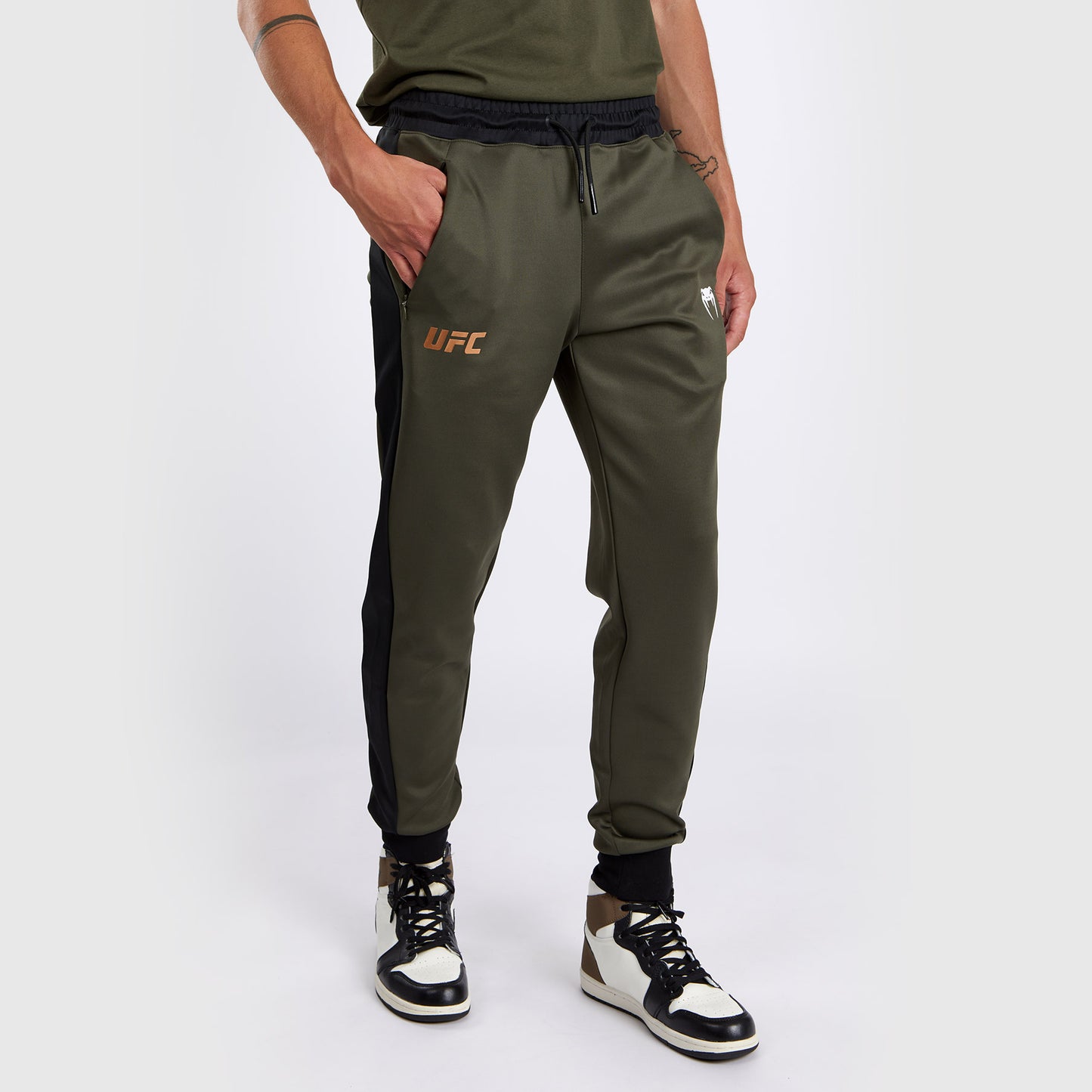 UFC Adrenaline by Venum Fight Week Men’s Performance Jogging Pants - Khaki/Bronze