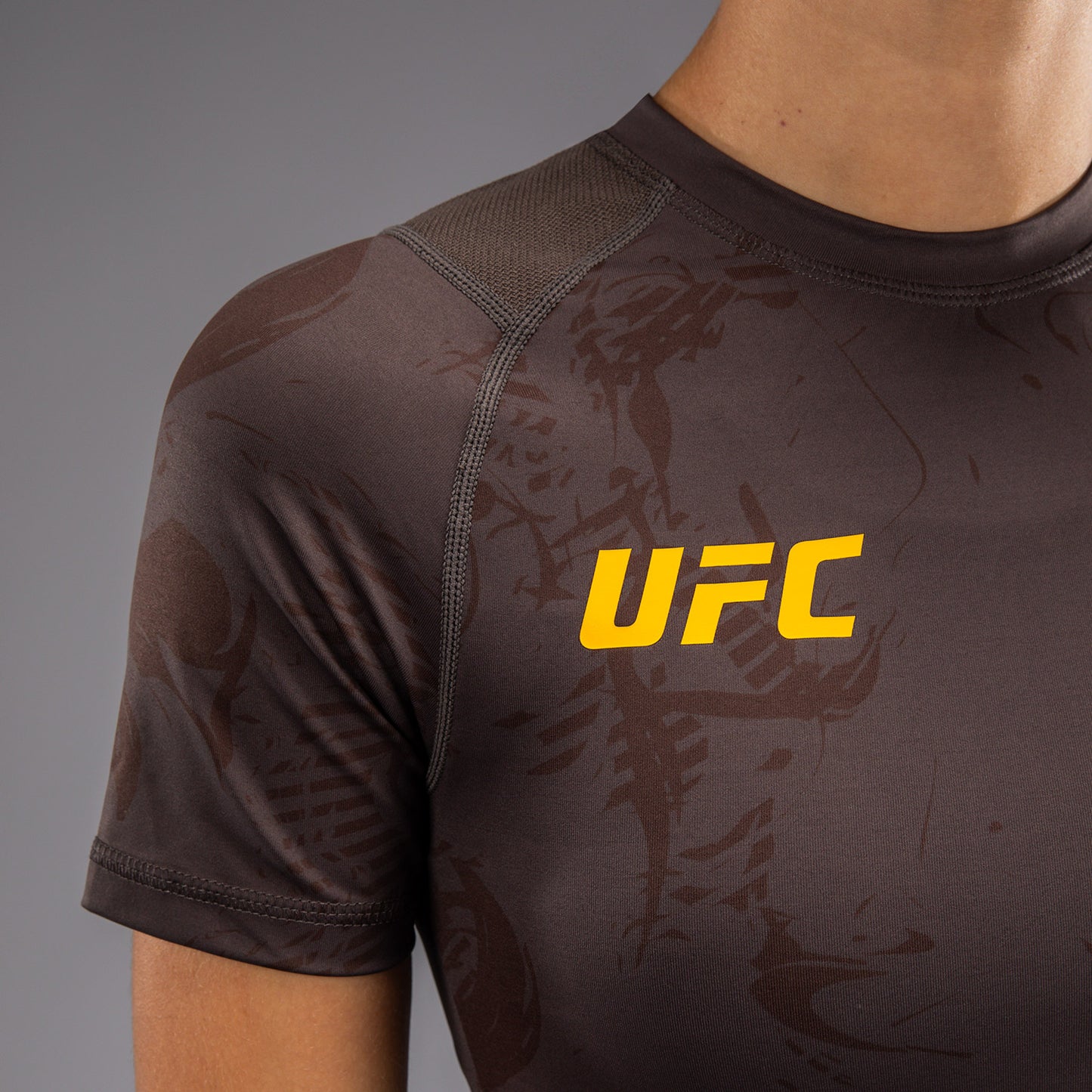 UFC Fusion by Venum Fight Week Women’s Performance Short Sleeve Rashguard - Solid Earthen Brown