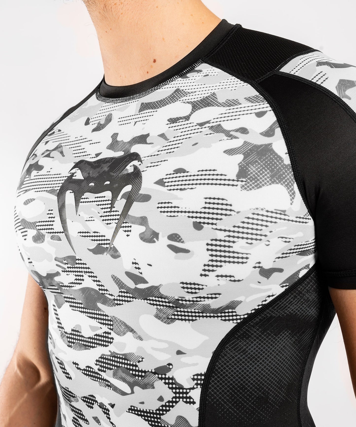 Venum Defender Short Sleeve Rashguard - Urban Camo