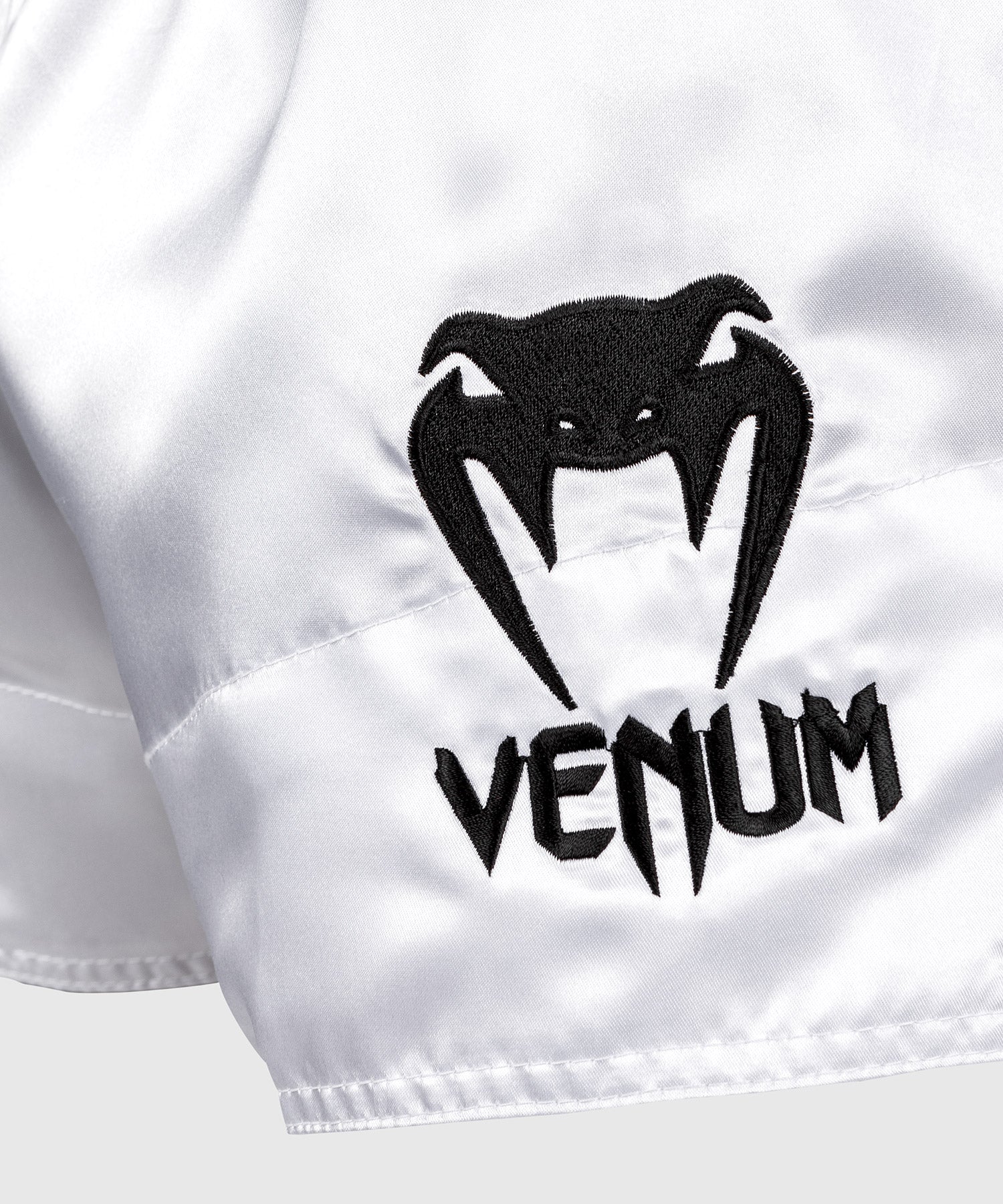 Muay Thai Shorts Classic White Gold : Short Venum de Venum