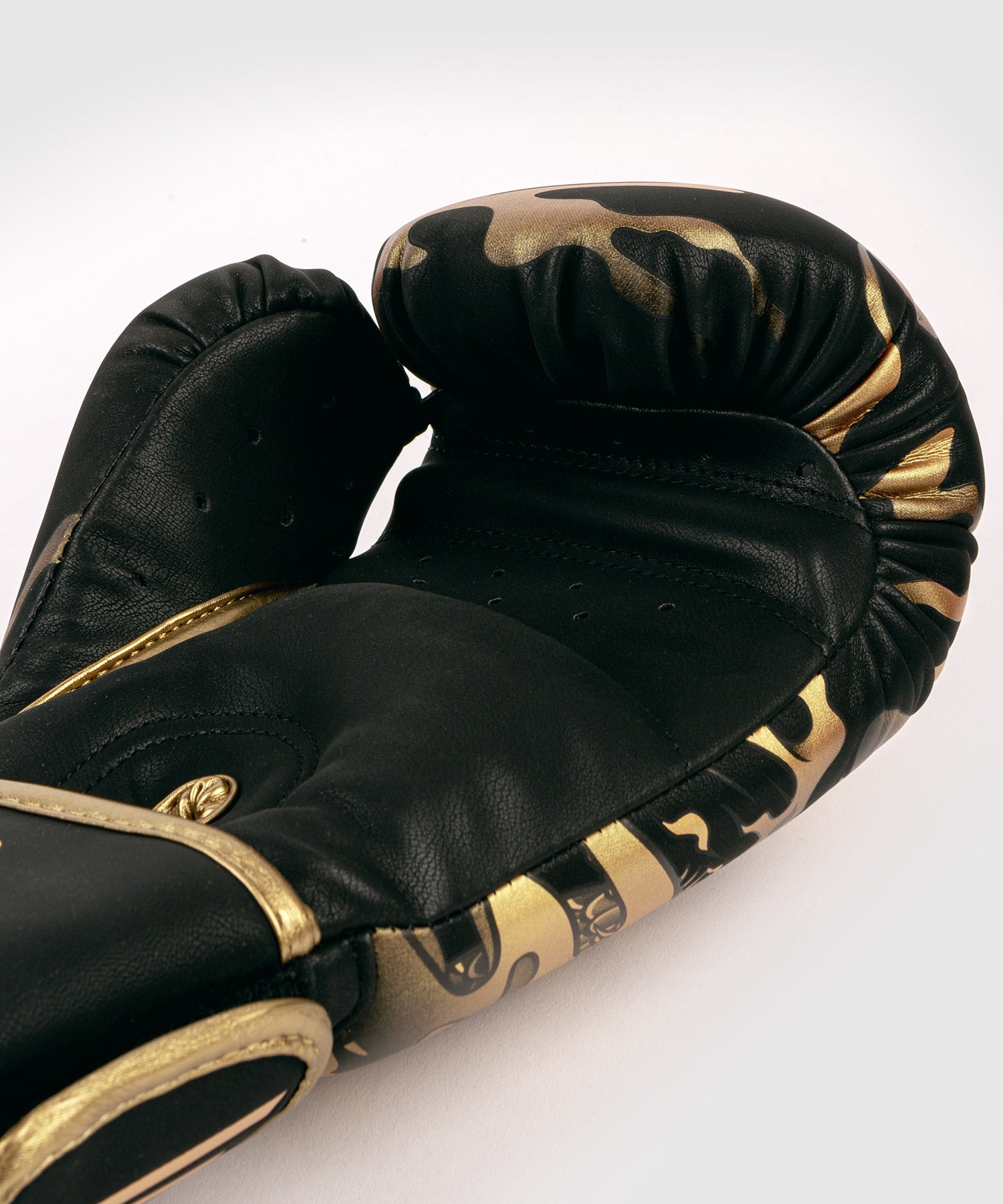 Venum Dragon's Flight Boxing Gloves - Black/Bronze - Venum Asia Venum Dragon's Flight Boxing Gloves - Black/Bronze - Venum Asia
