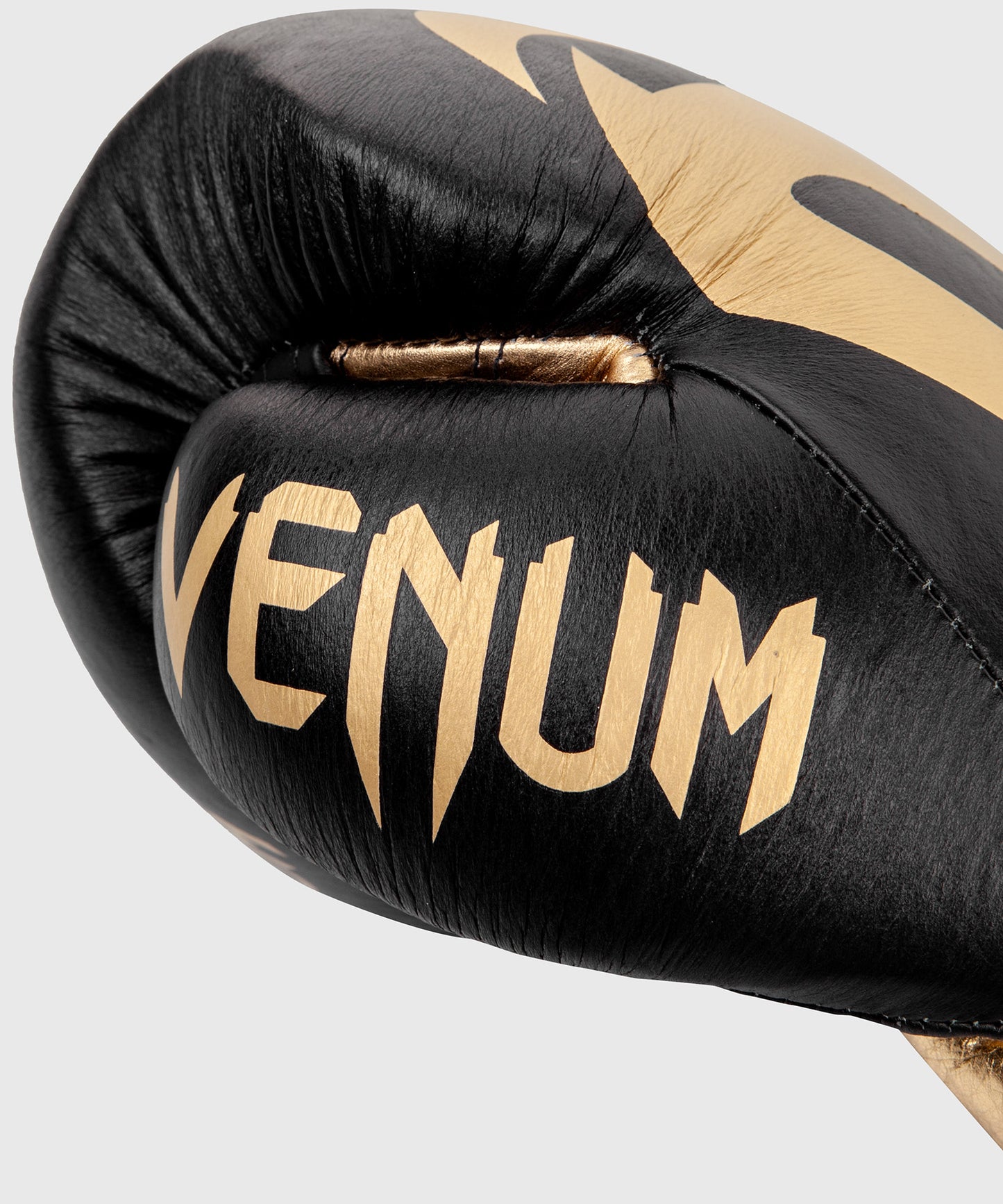 Venum Giant 2.0 Pro Boxing Gloves - With Laces - Black/Gold